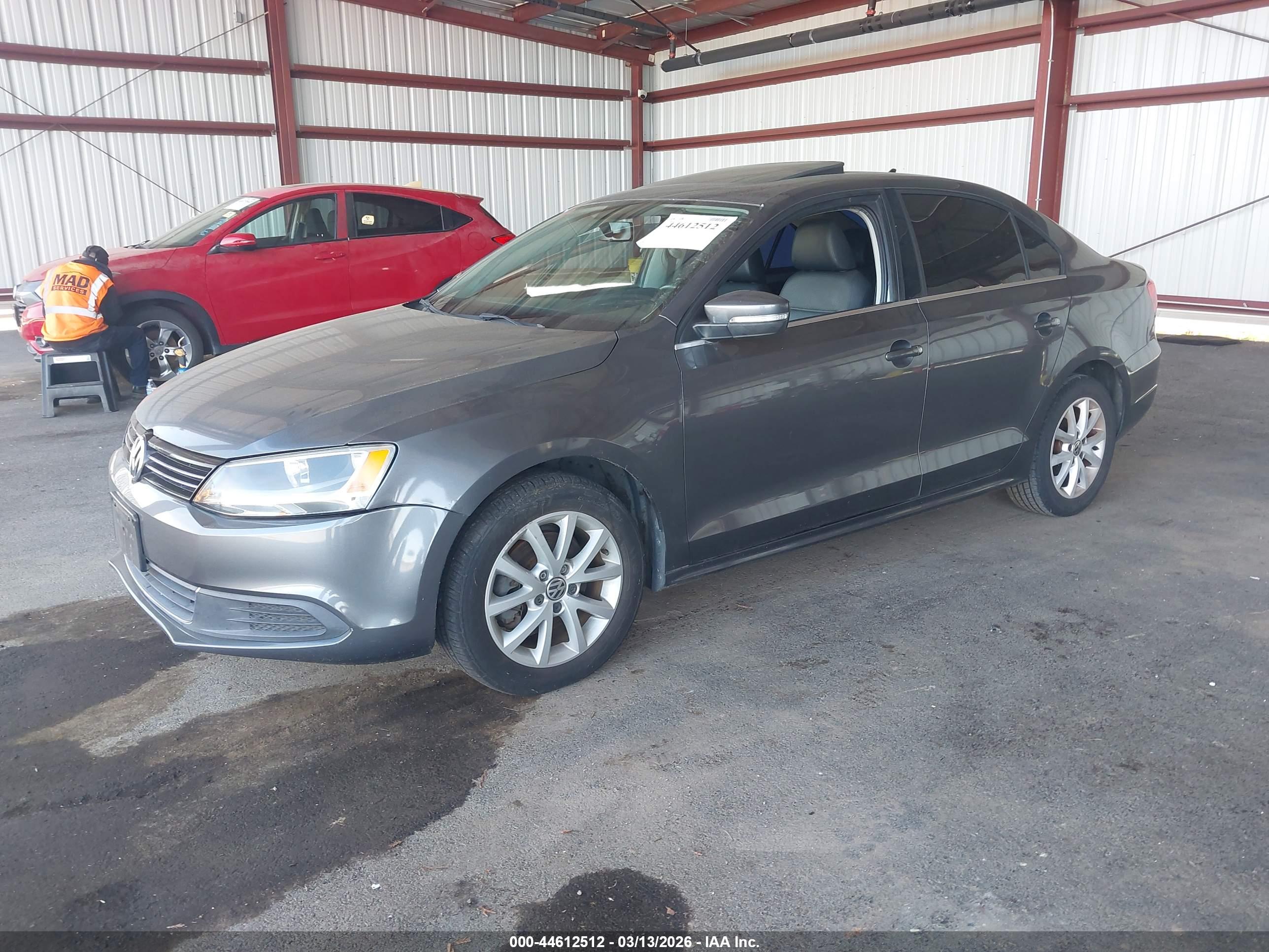 VOLKSWAGEN JETTA image 2