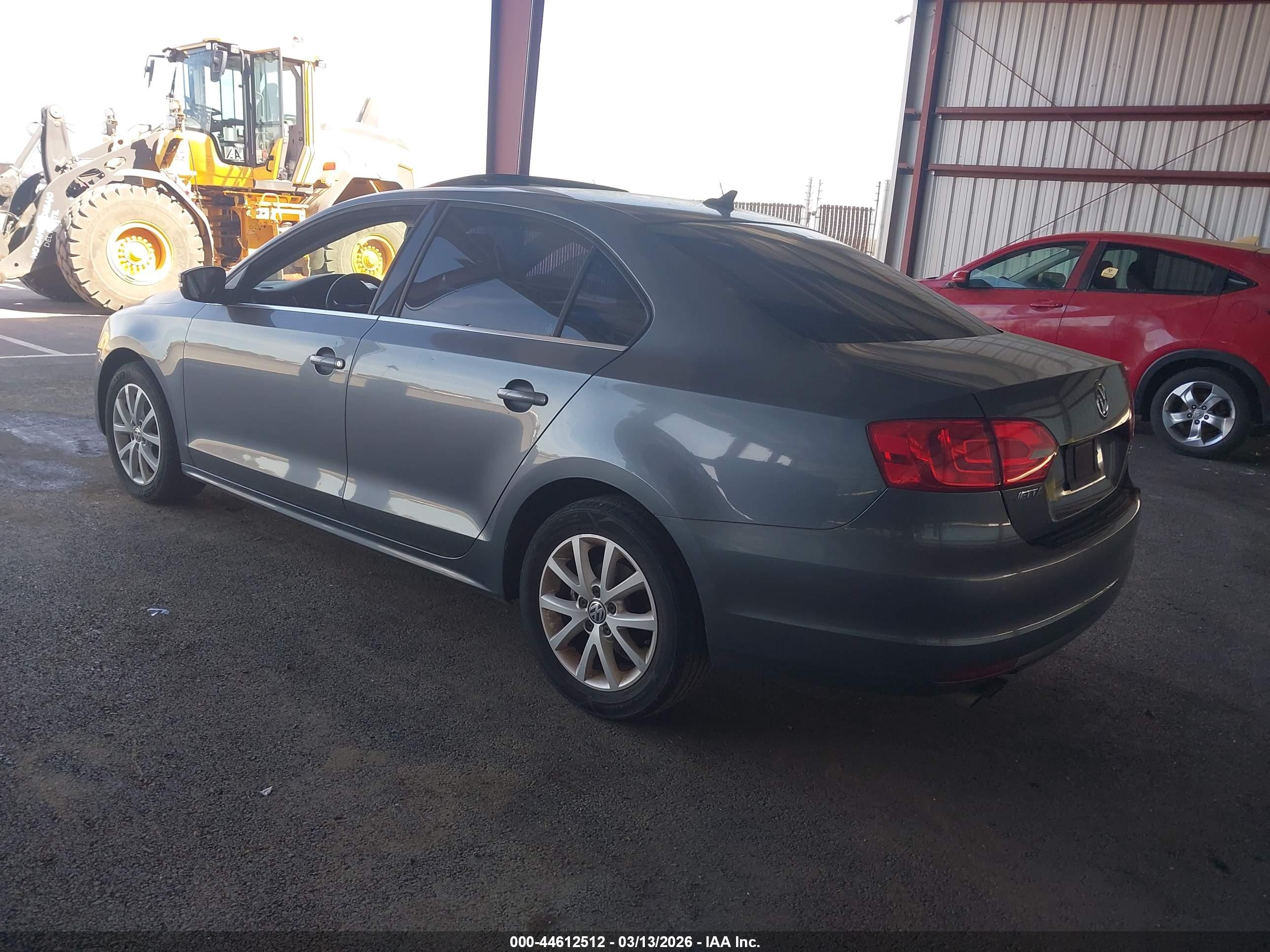 VOLKSWAGEN JETTA image 3