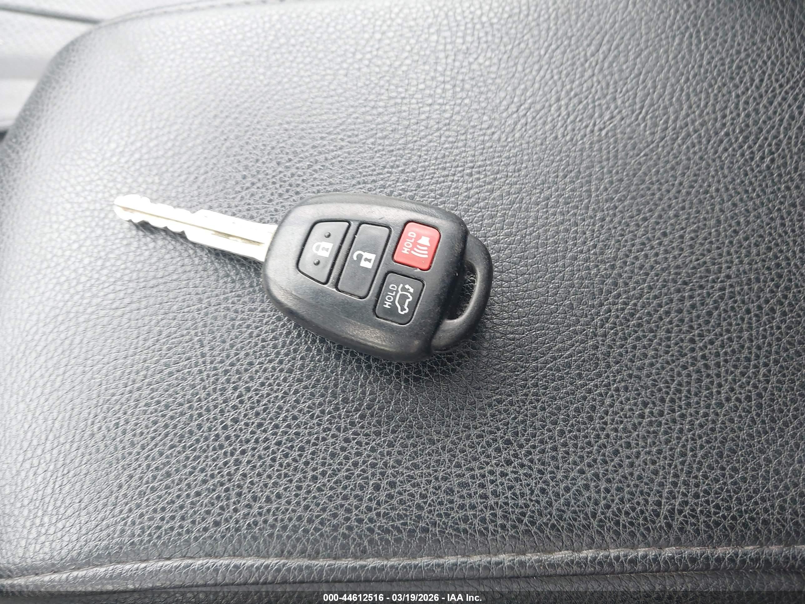 TOYOTA RAV4 image 11