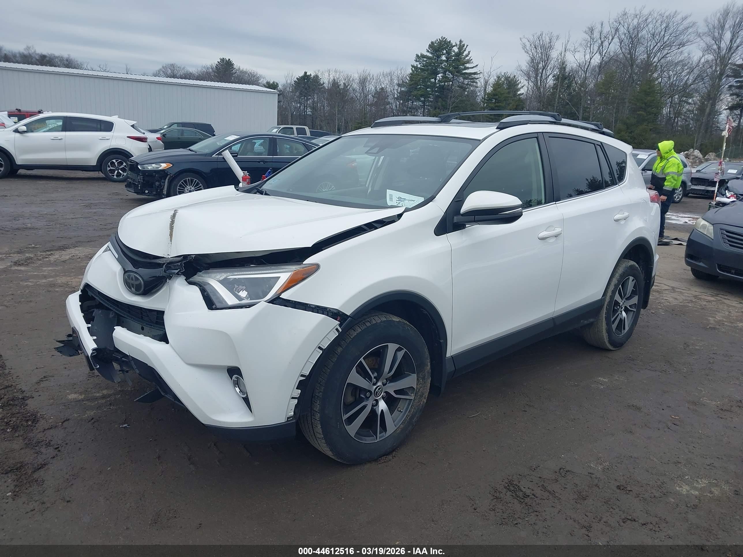 TOYOTA RAV4 image 2