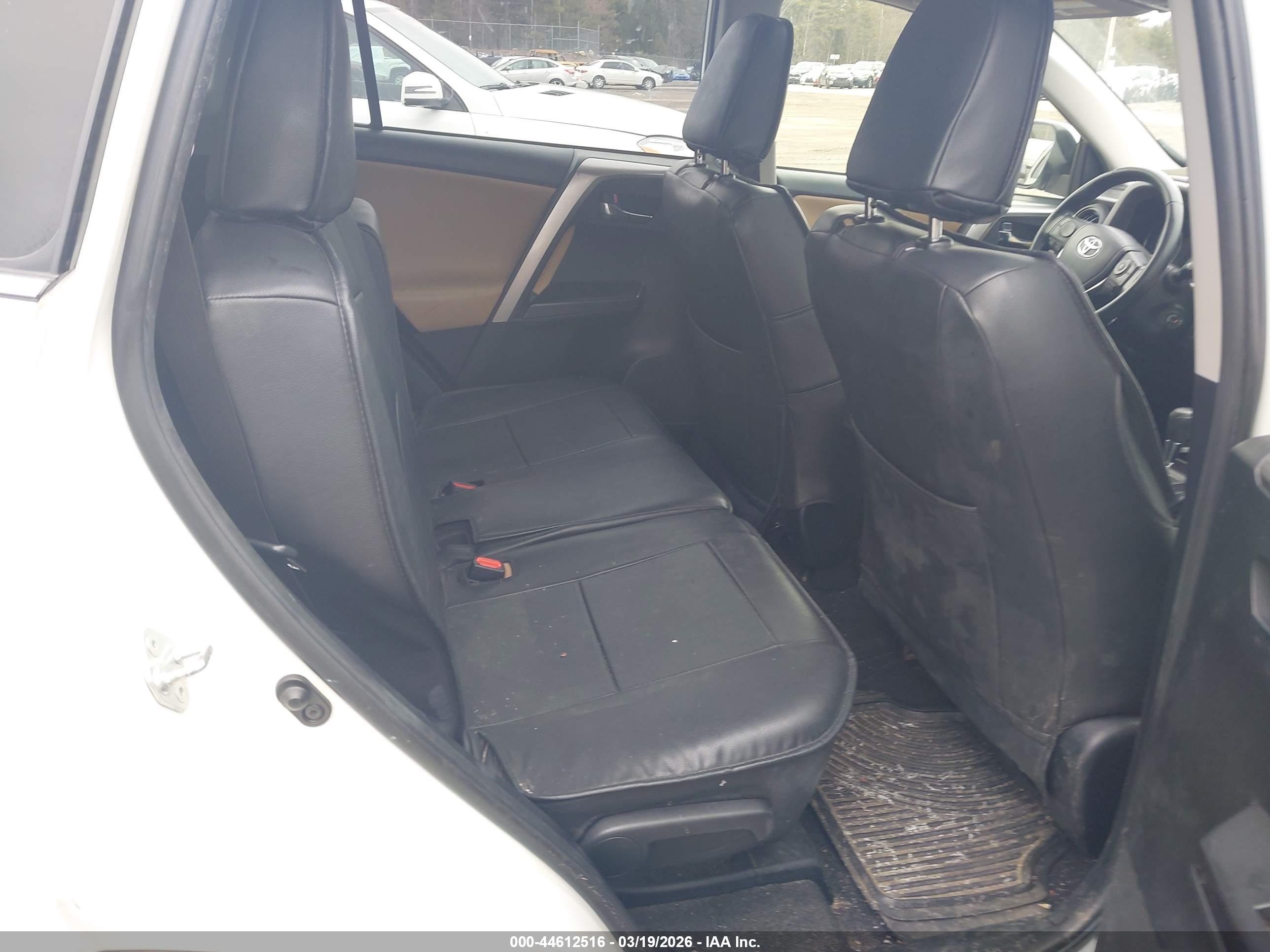 TOYOTA RAV4 image 8