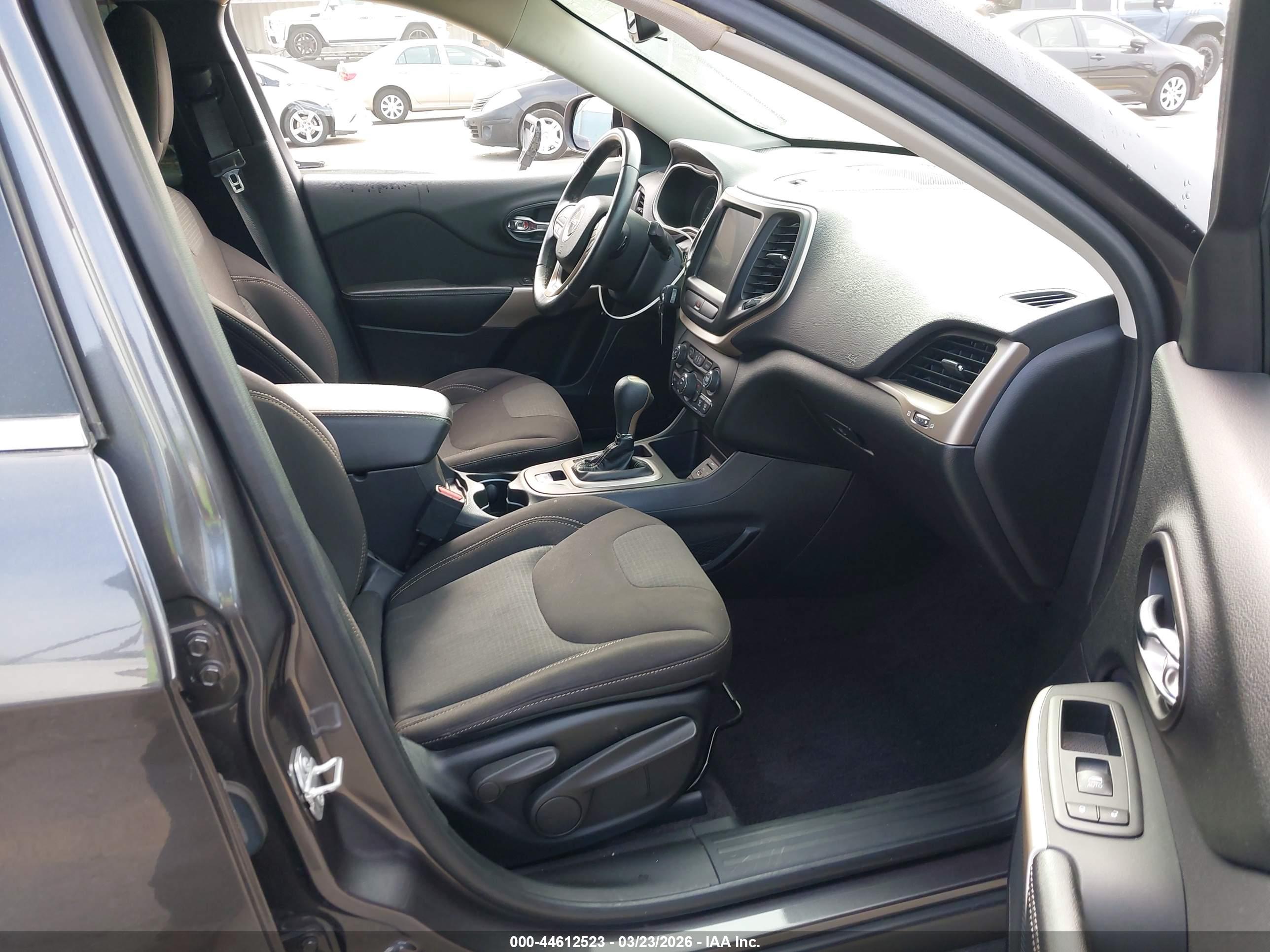 JEEP CHEROKEE image 5