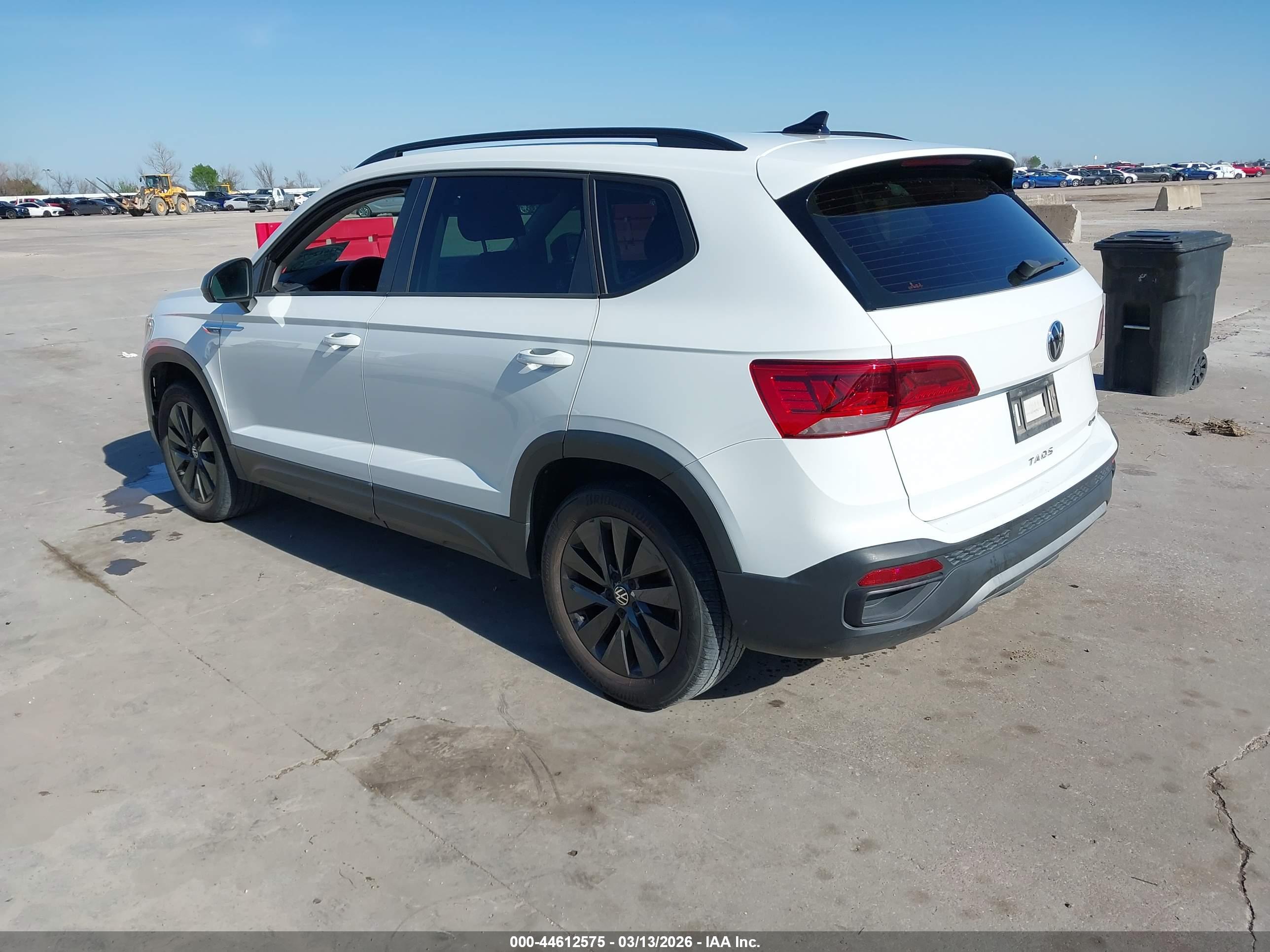 VOLKSWAGEN TAOS image 3
