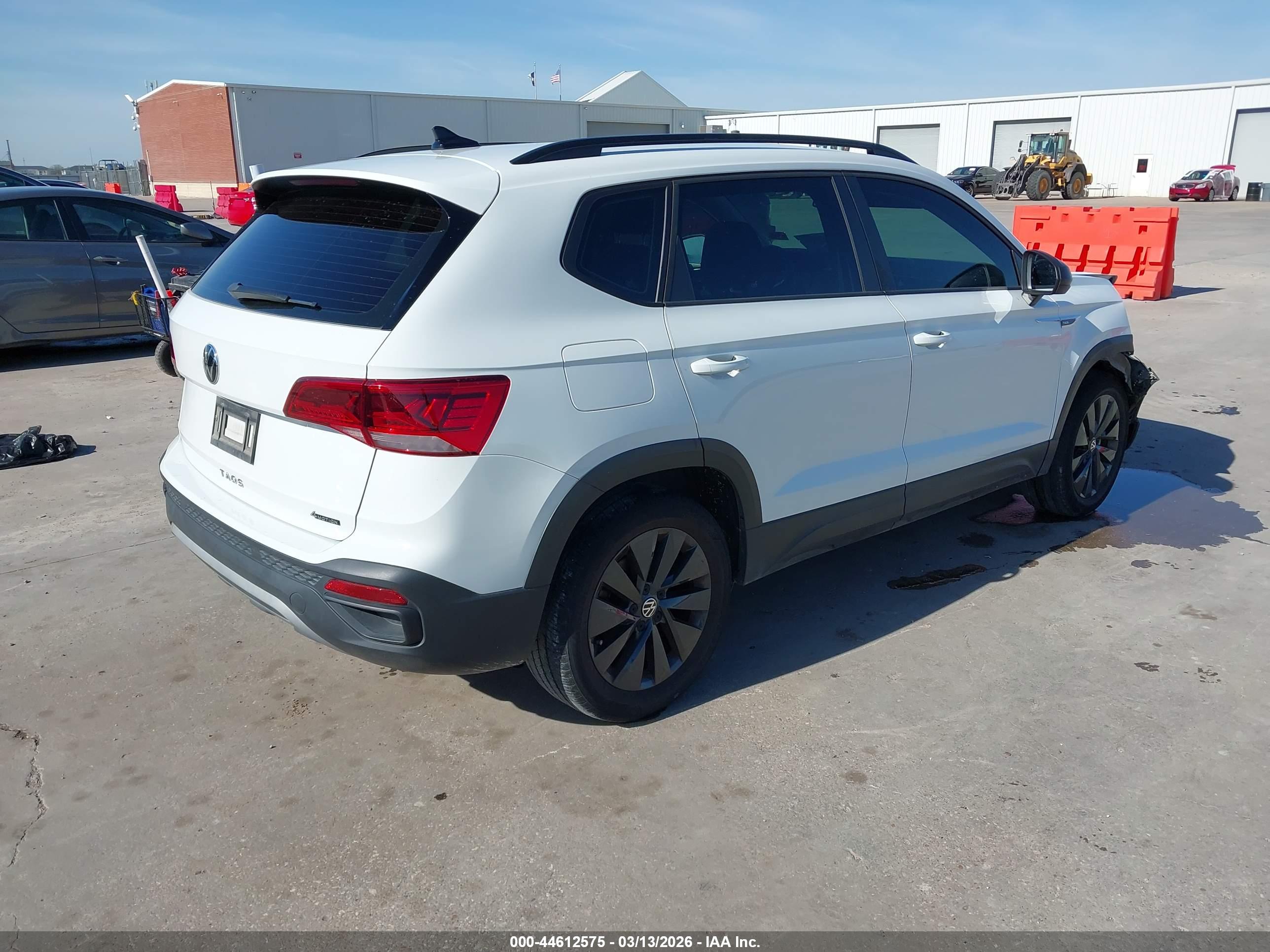 VOLKSWAGEN TAOS image 4