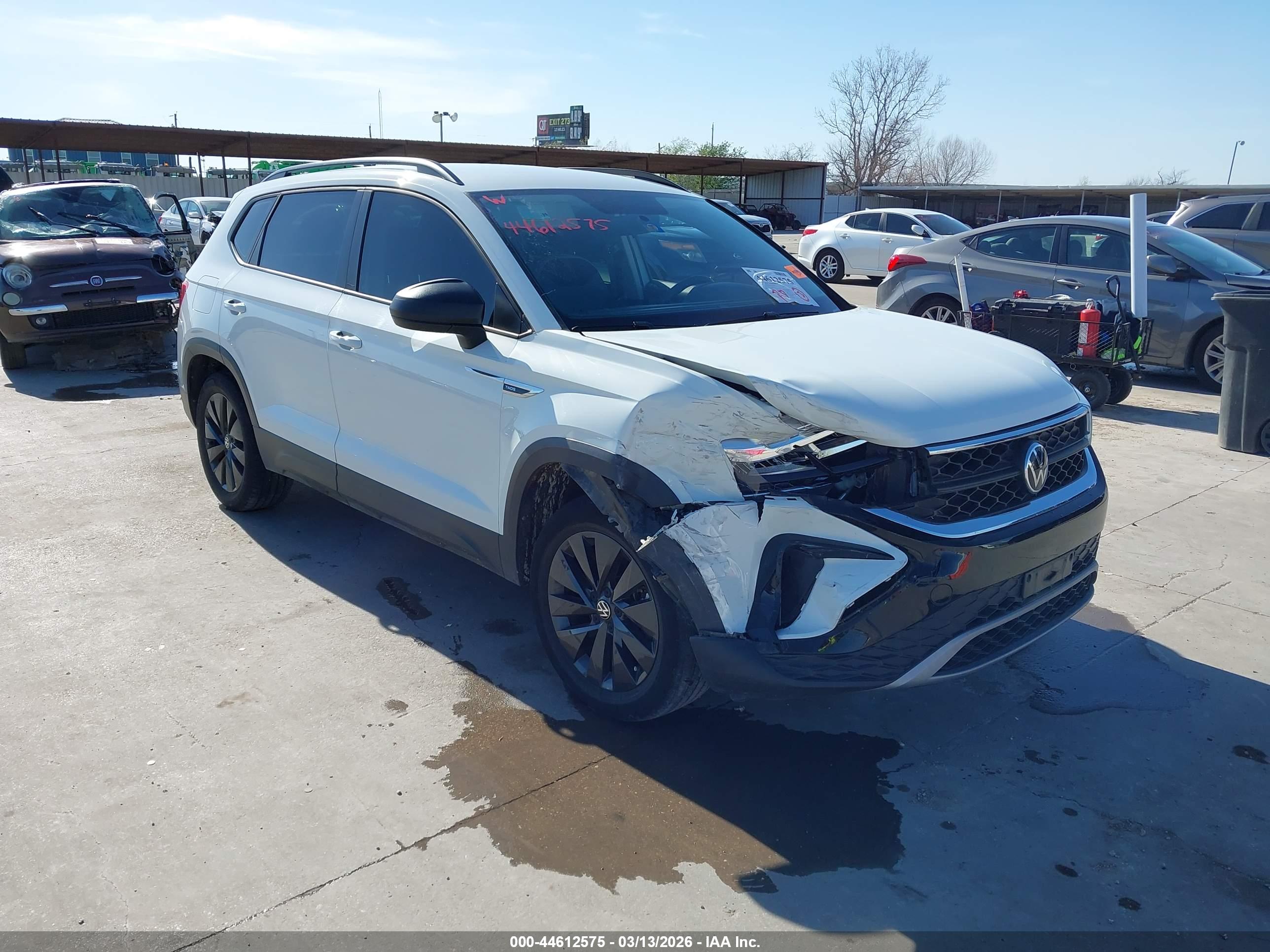 VOLKSWAGEN TAOS image 6