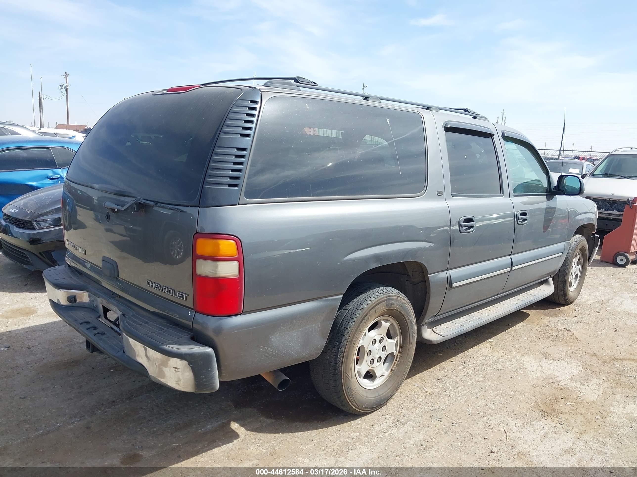 CHEVROLET SUBURBAN image 4