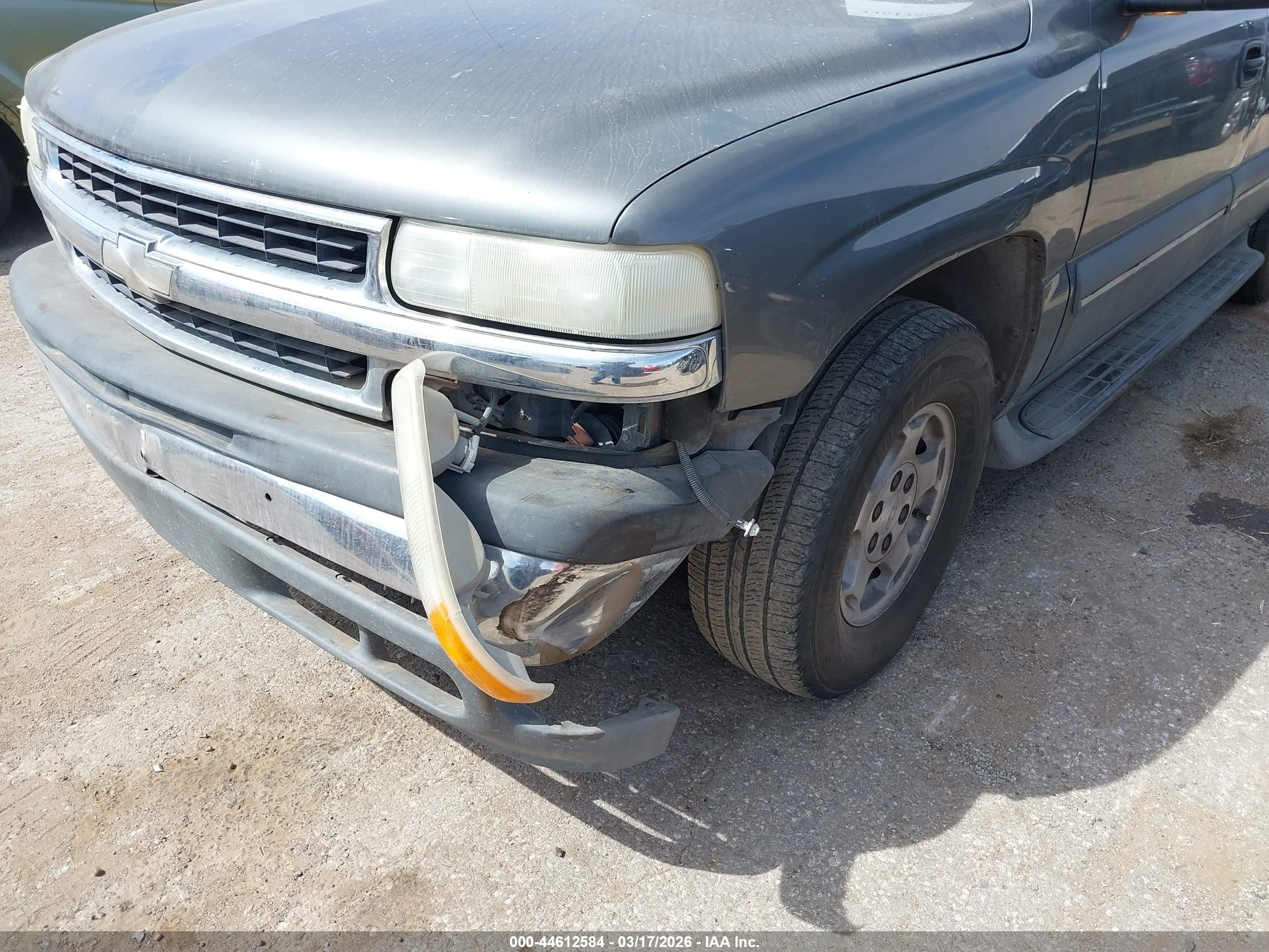 CHEVROLET SUBURBAN image 6