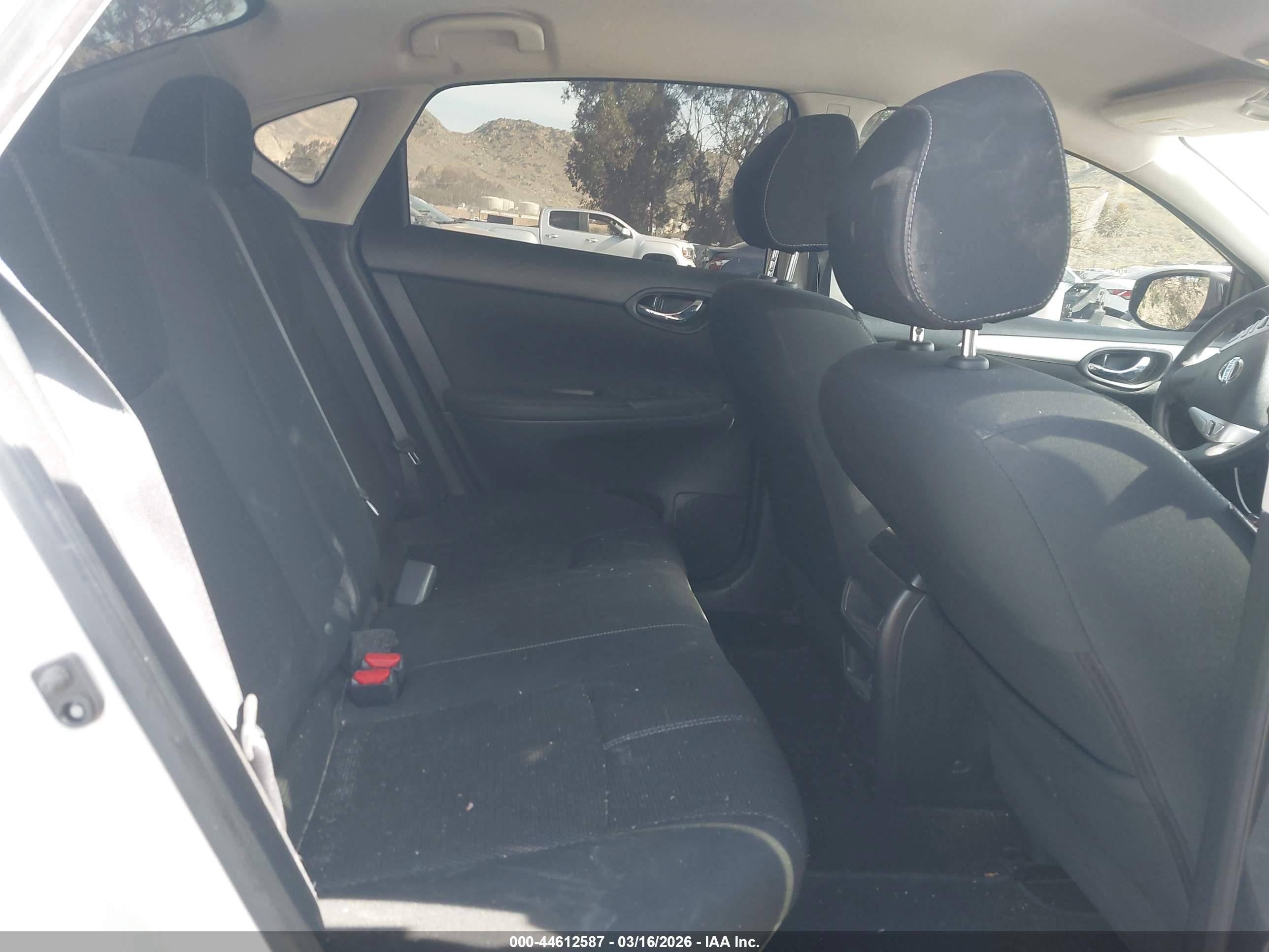 NISSAN SENTRA image 8