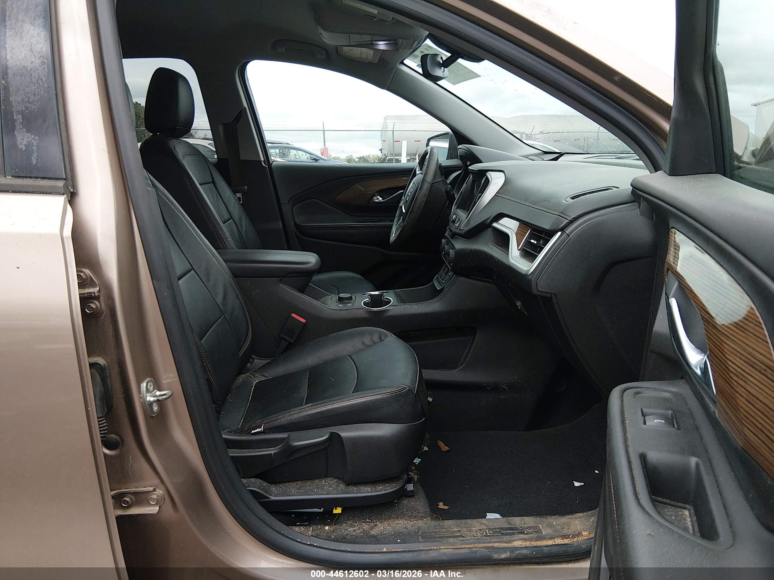 GMC TERRAIN image 5