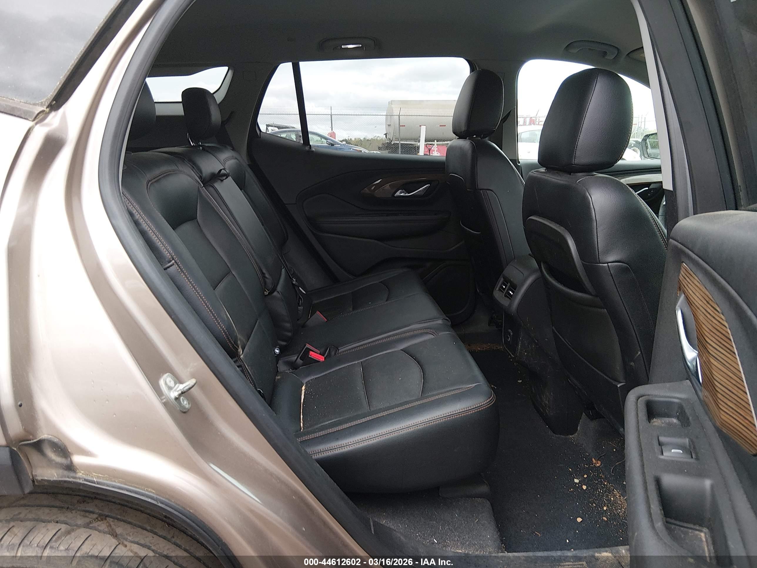 GMC TERRAIN image 8