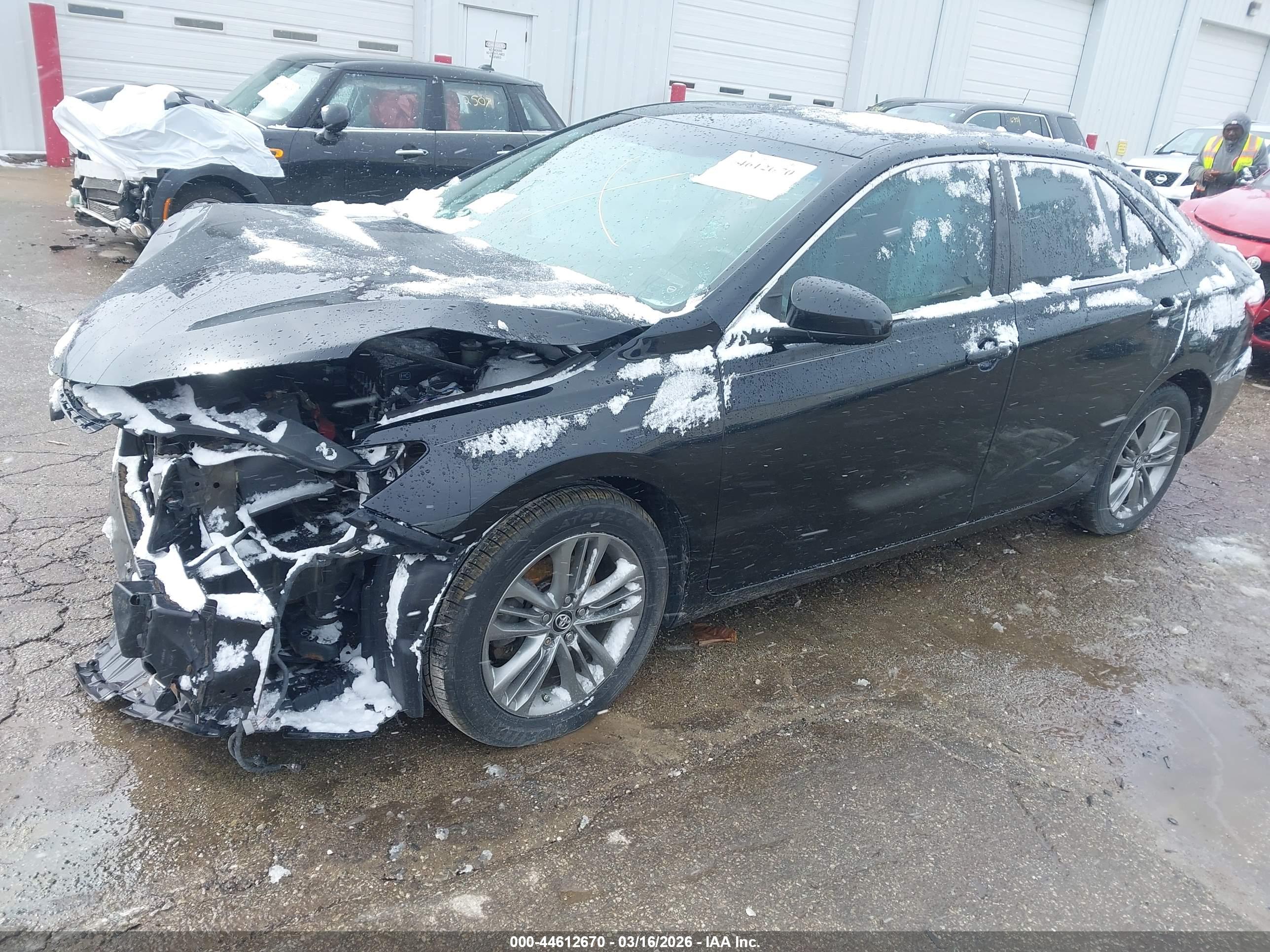 TOYOTA CAMRY image 2