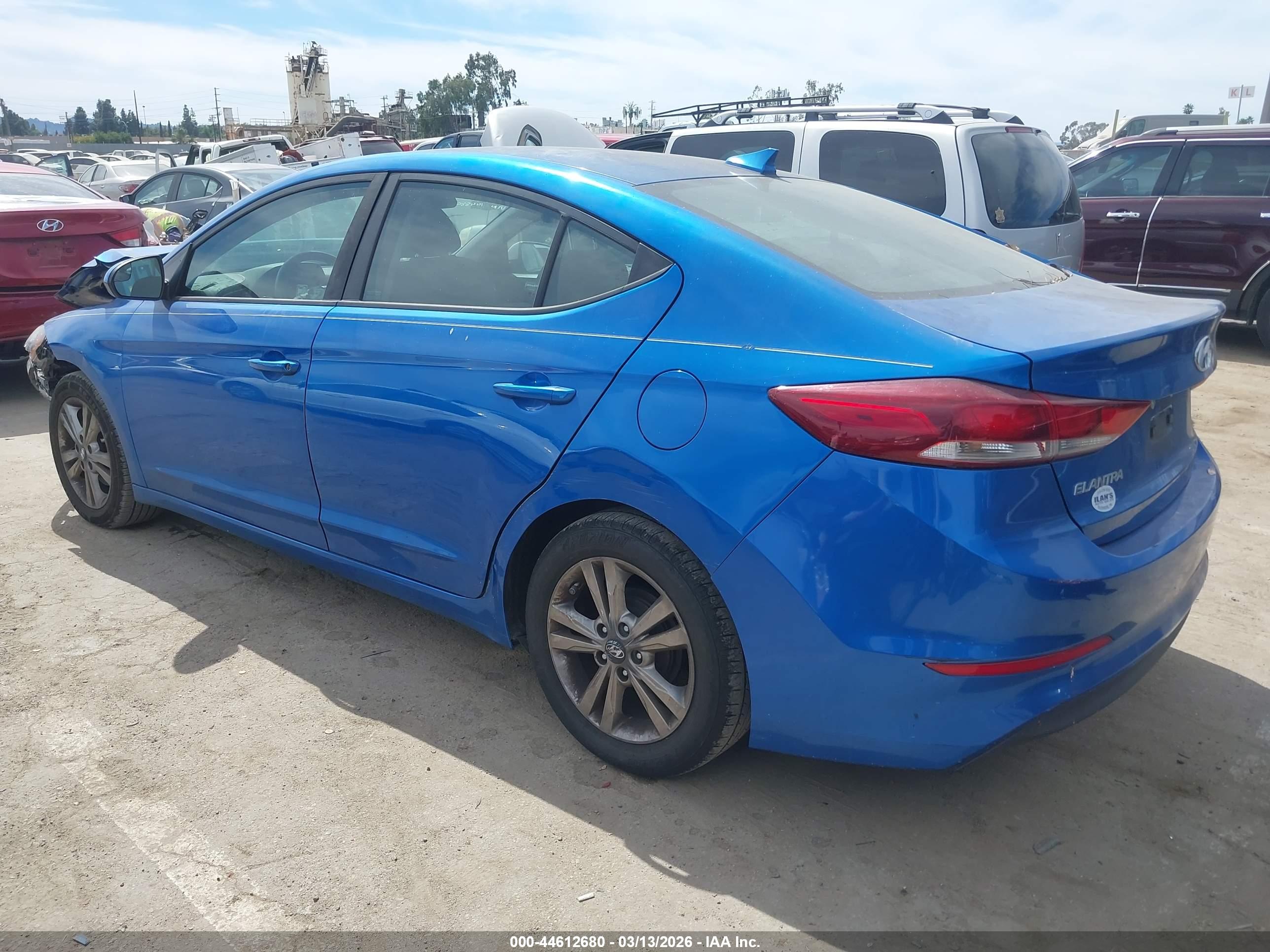 HYUNDAI ELANTRA image 3