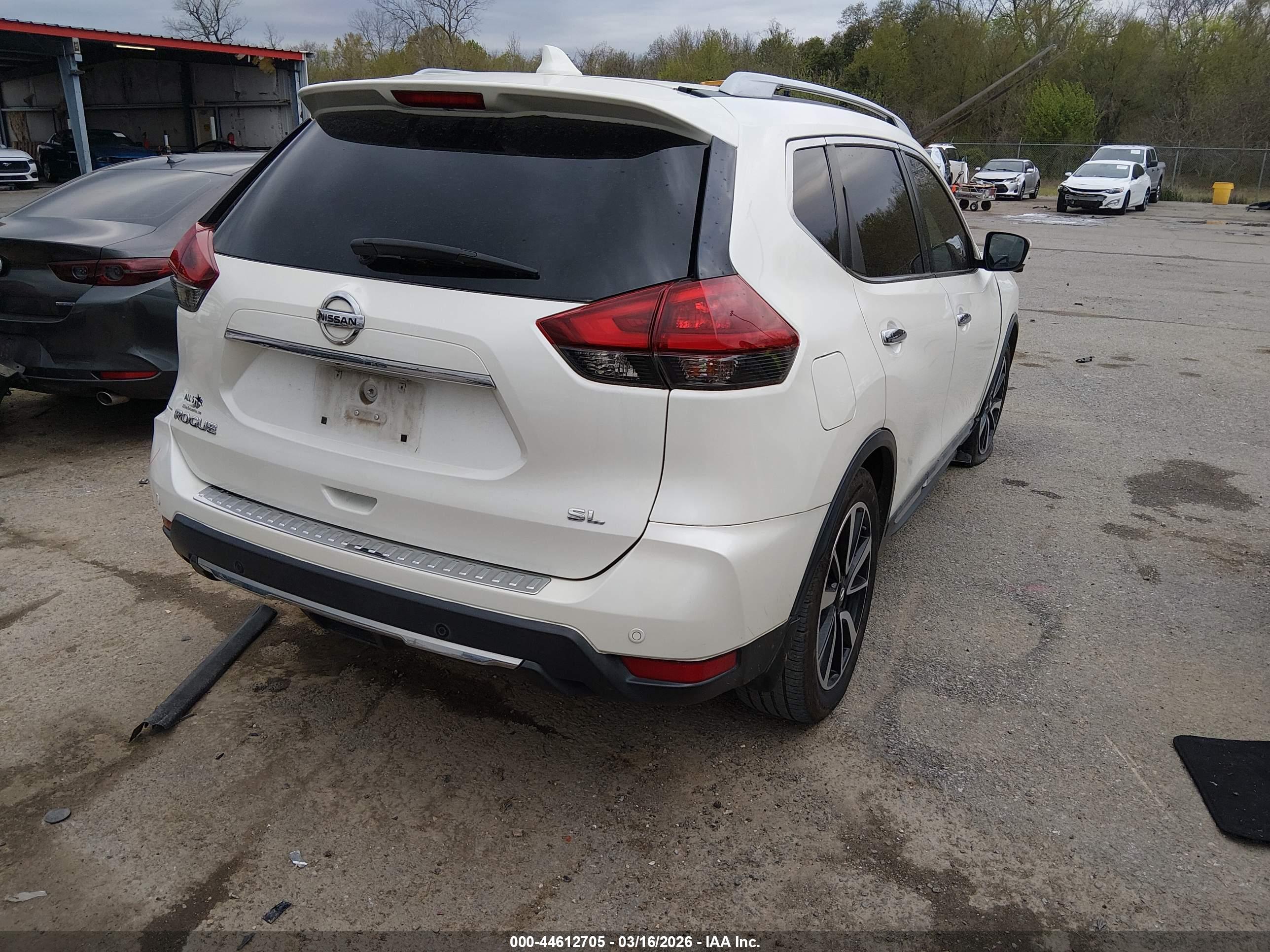 NISSAN ROGUE image 4
