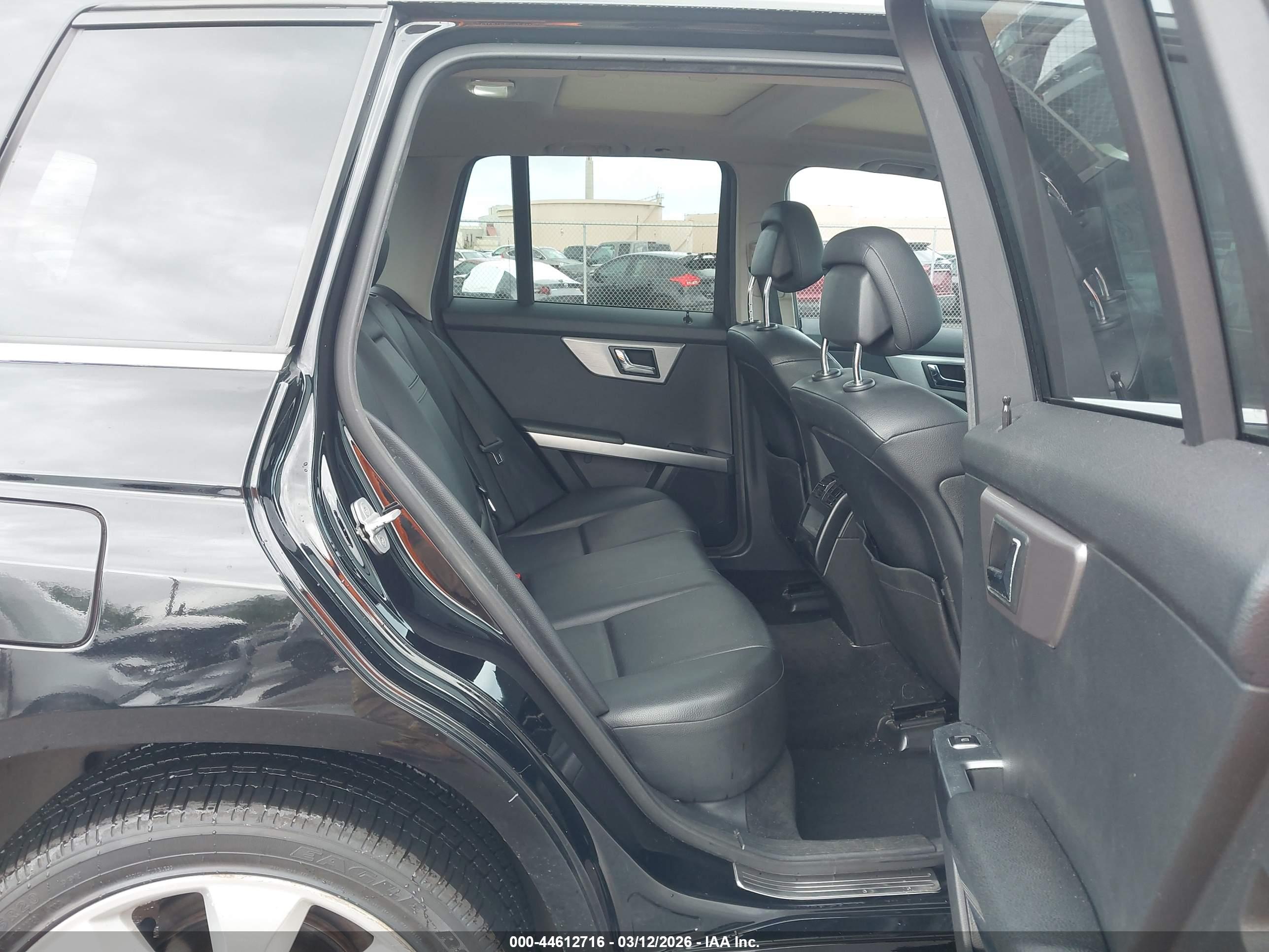 MERCEDES-BENZ GLK image 8