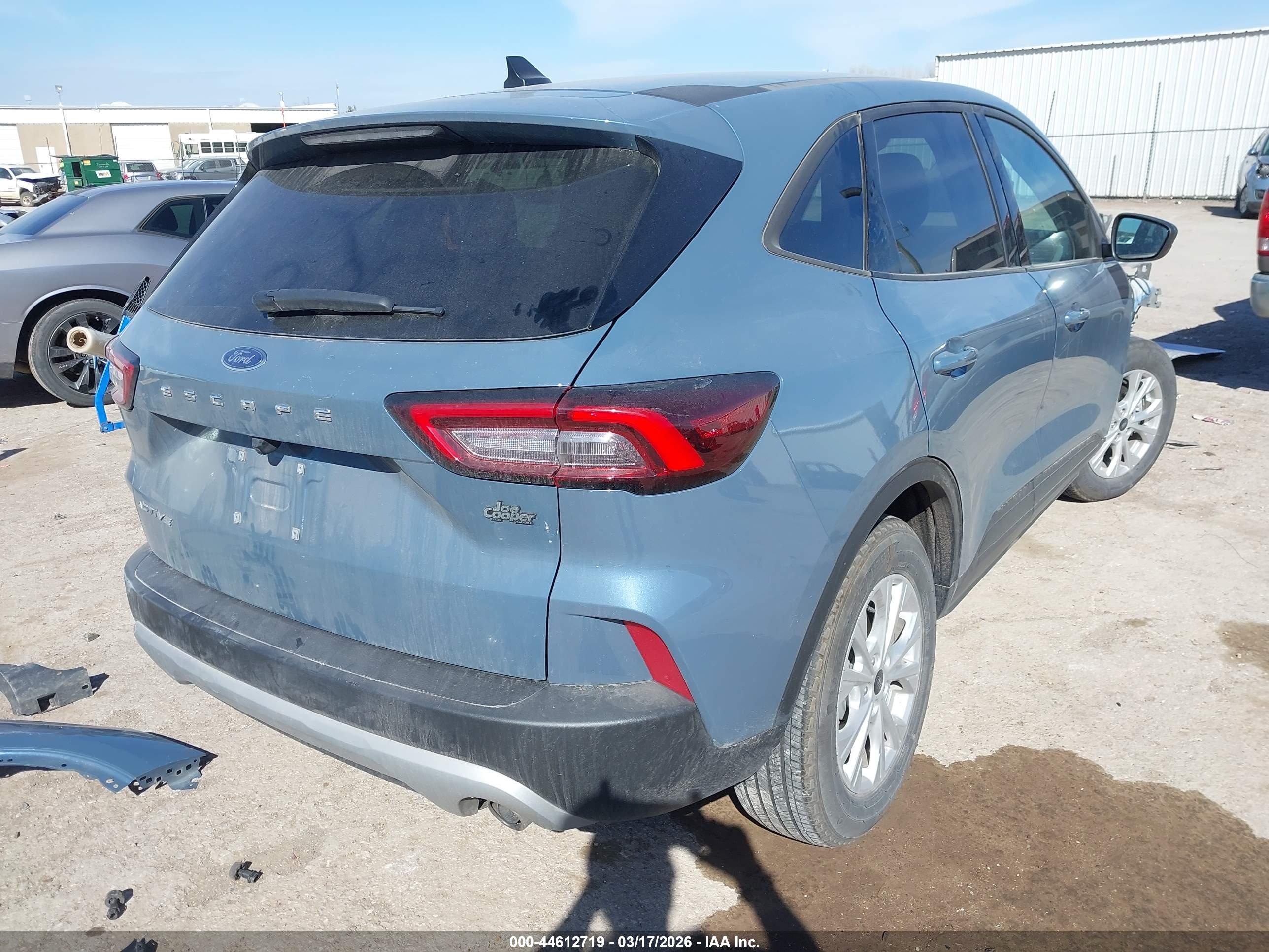 FORD ESCAPE image 4