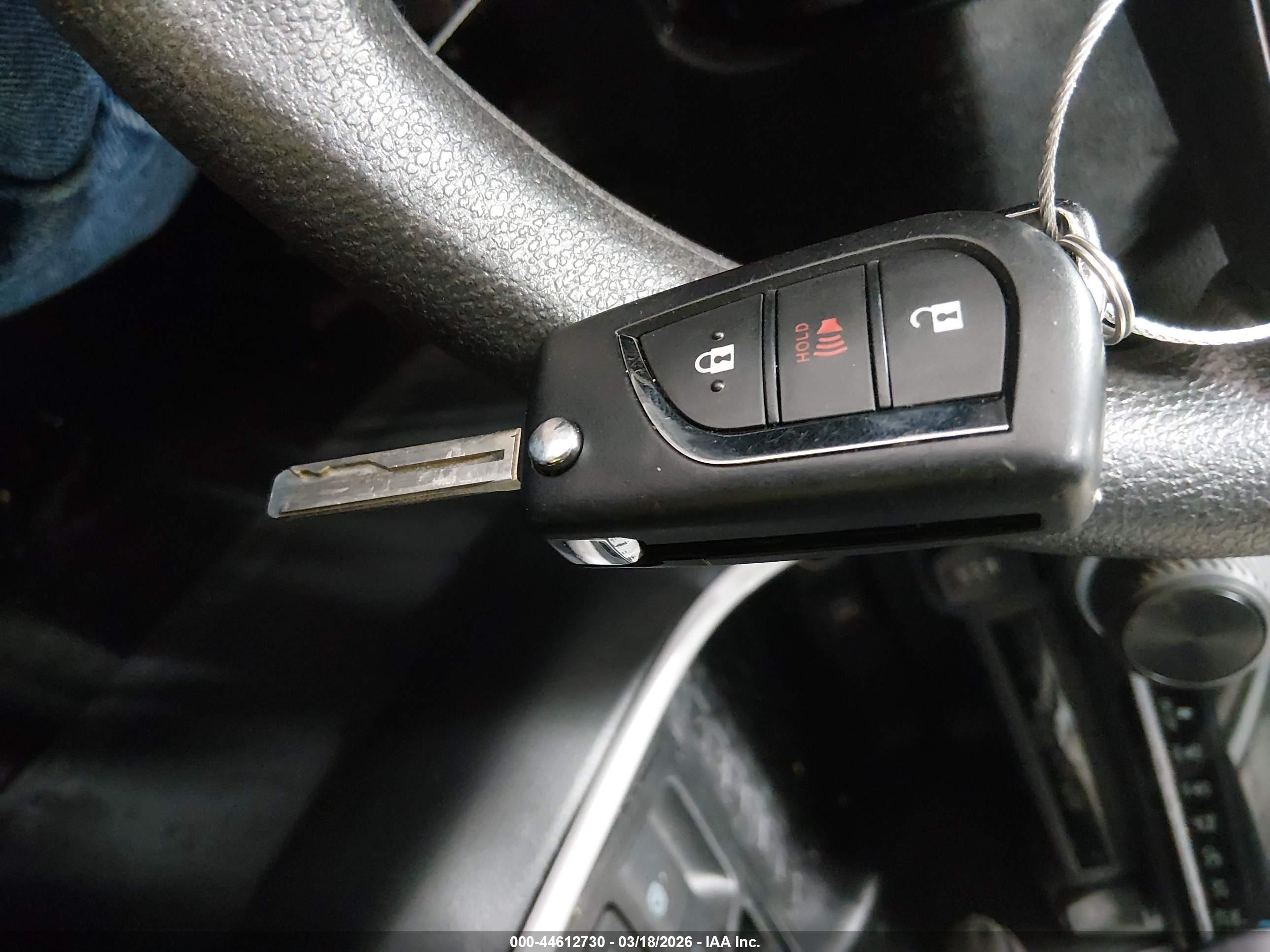 TOYOTA RAV4 image 11