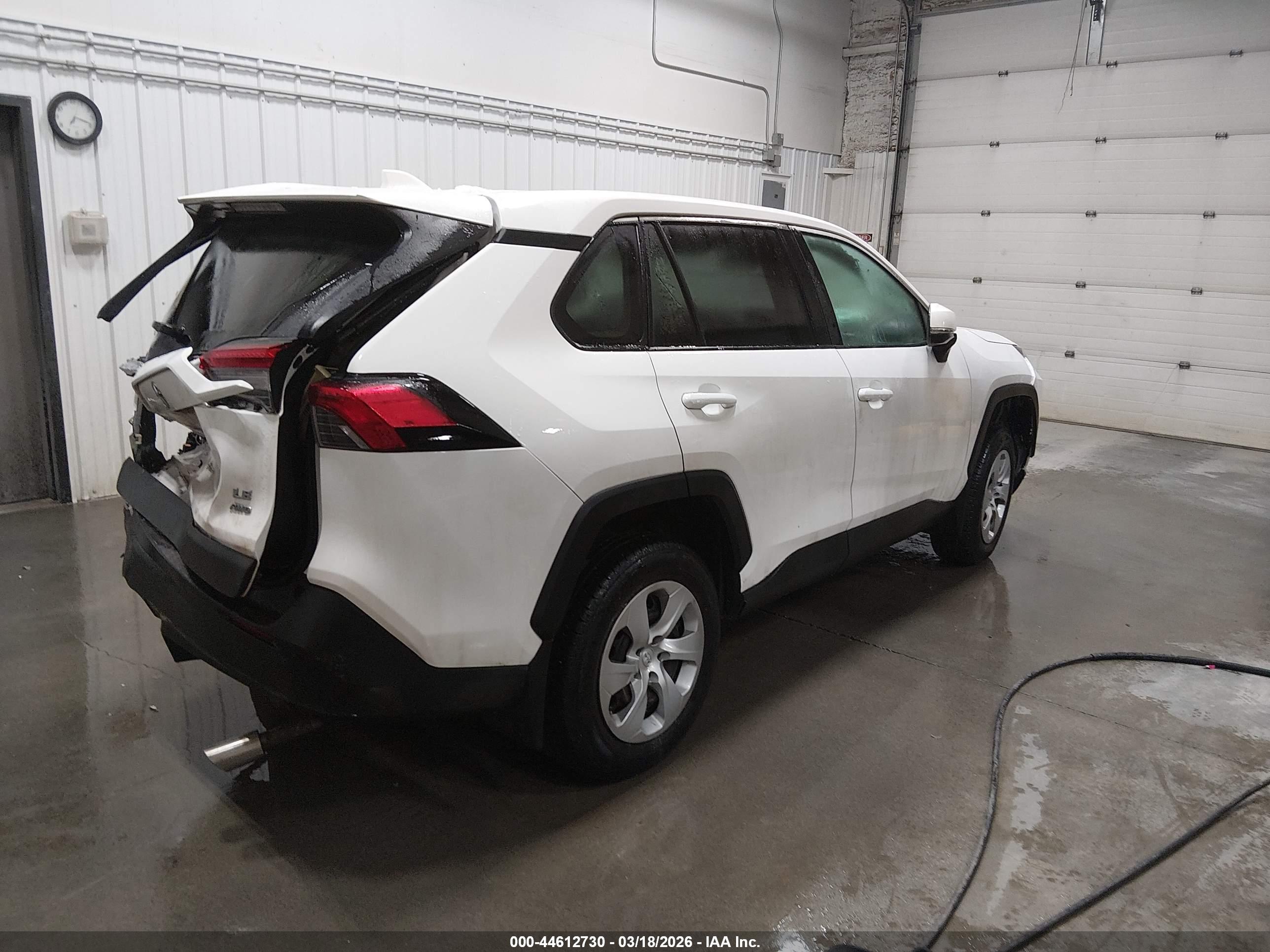 TOYOTA RAV4 image 4