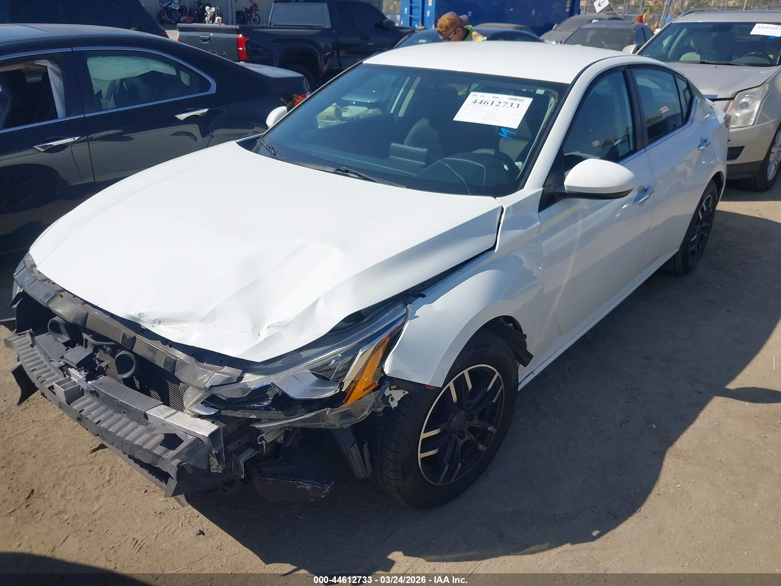 NISSAN ALTIMA image 2