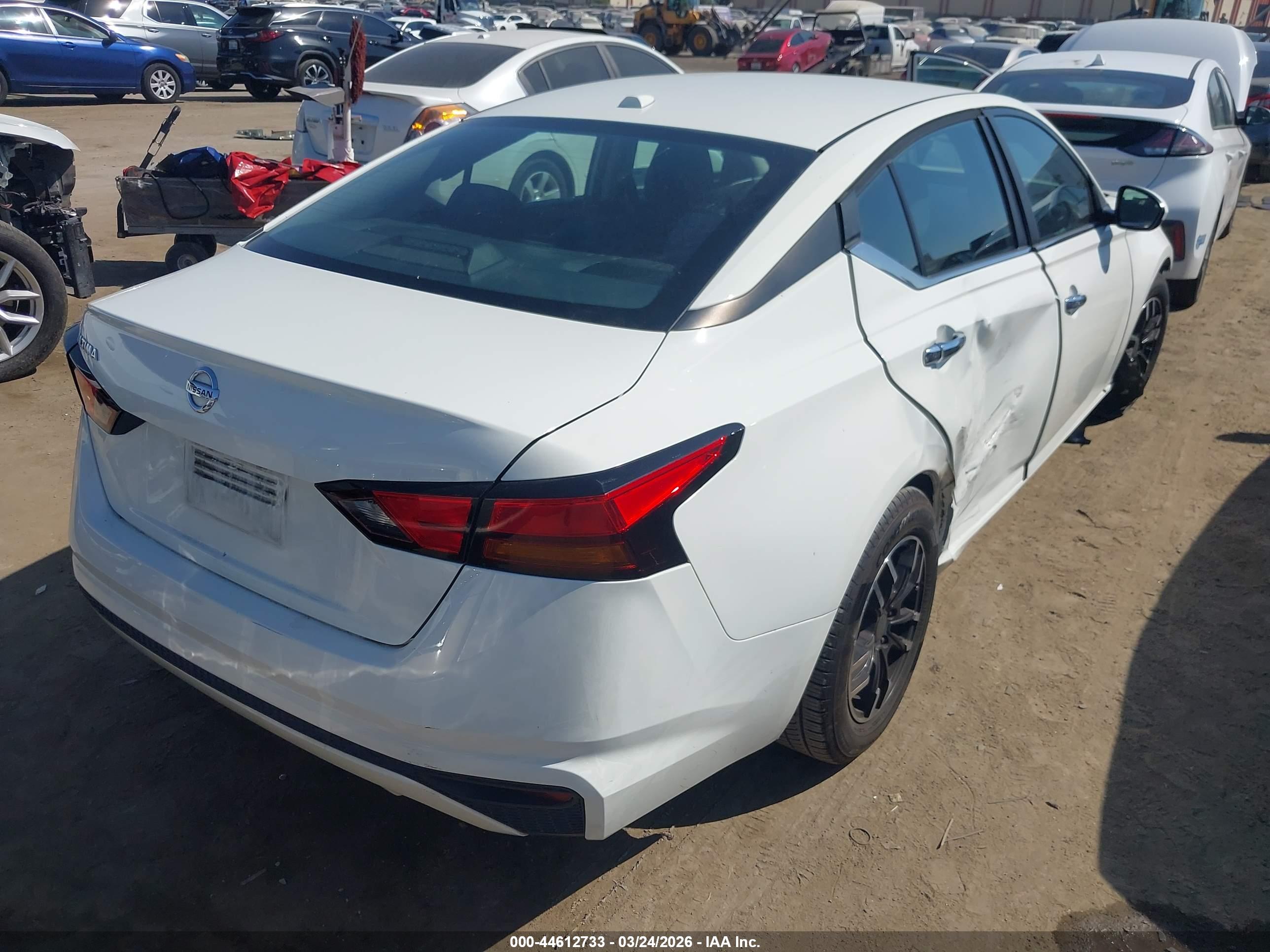 NISSAN ALTIMA image 4