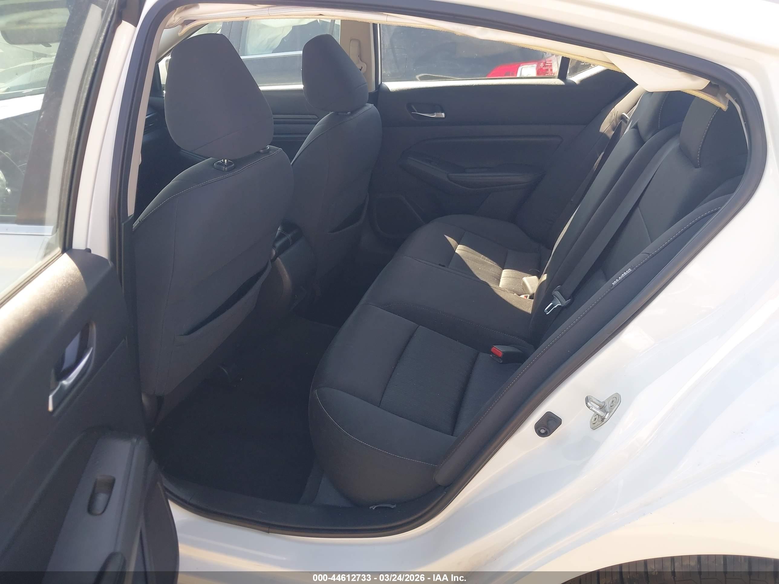 NISSAN ALTIMA image 8