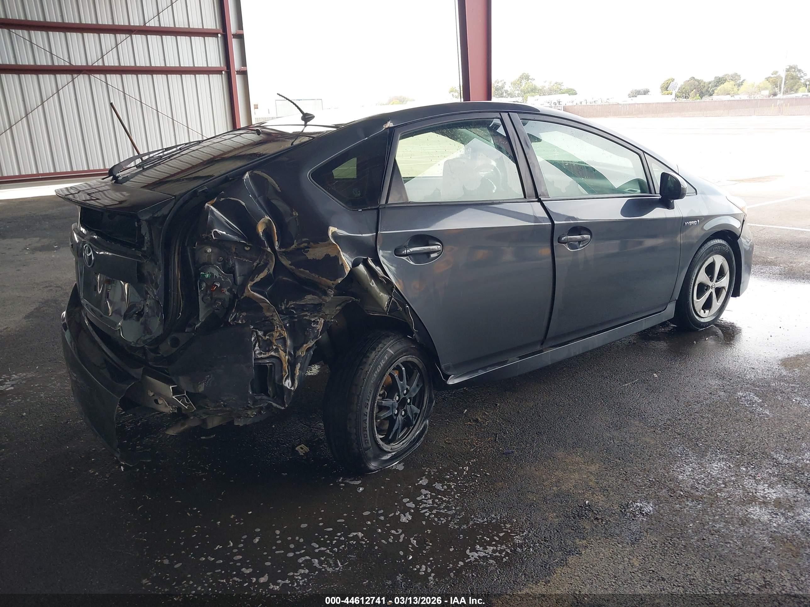 TOYOTA PRIUS image 4