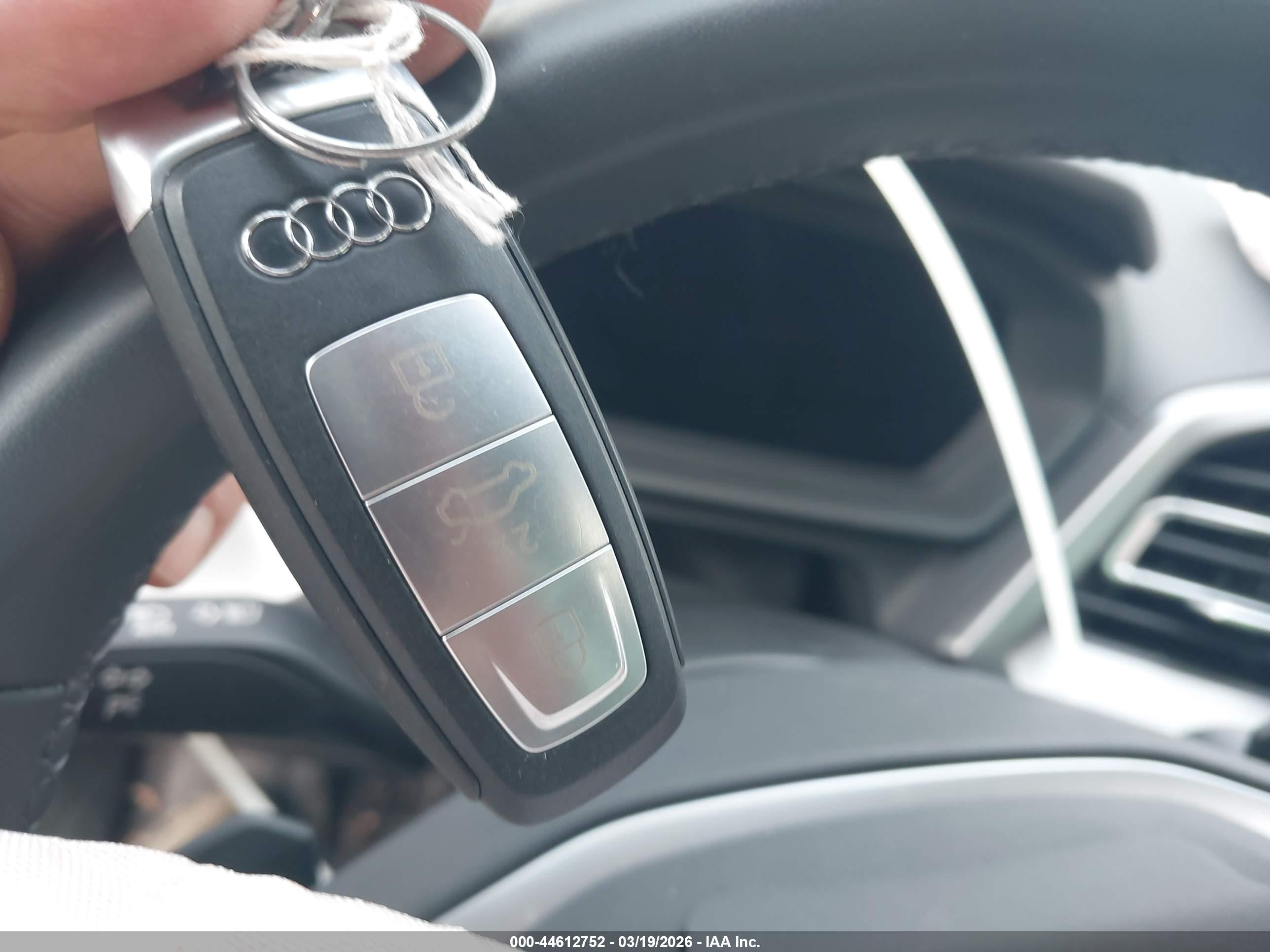 AUDI Q4 image 11