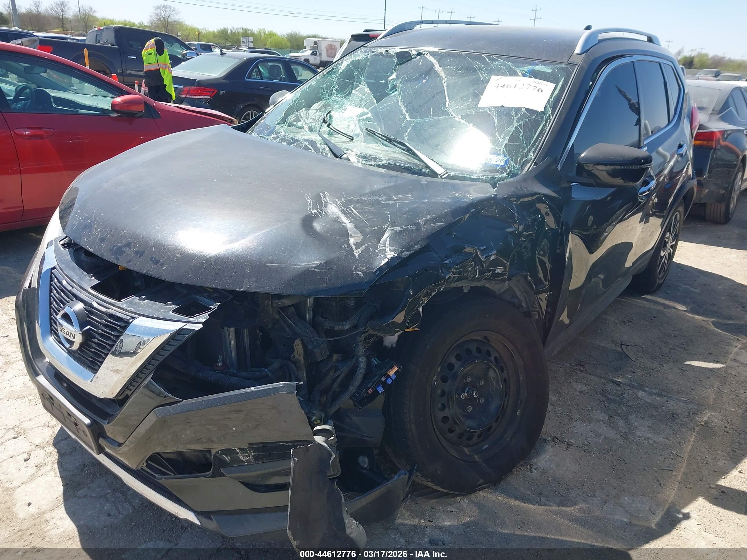 NISSAN ROGUE image 6