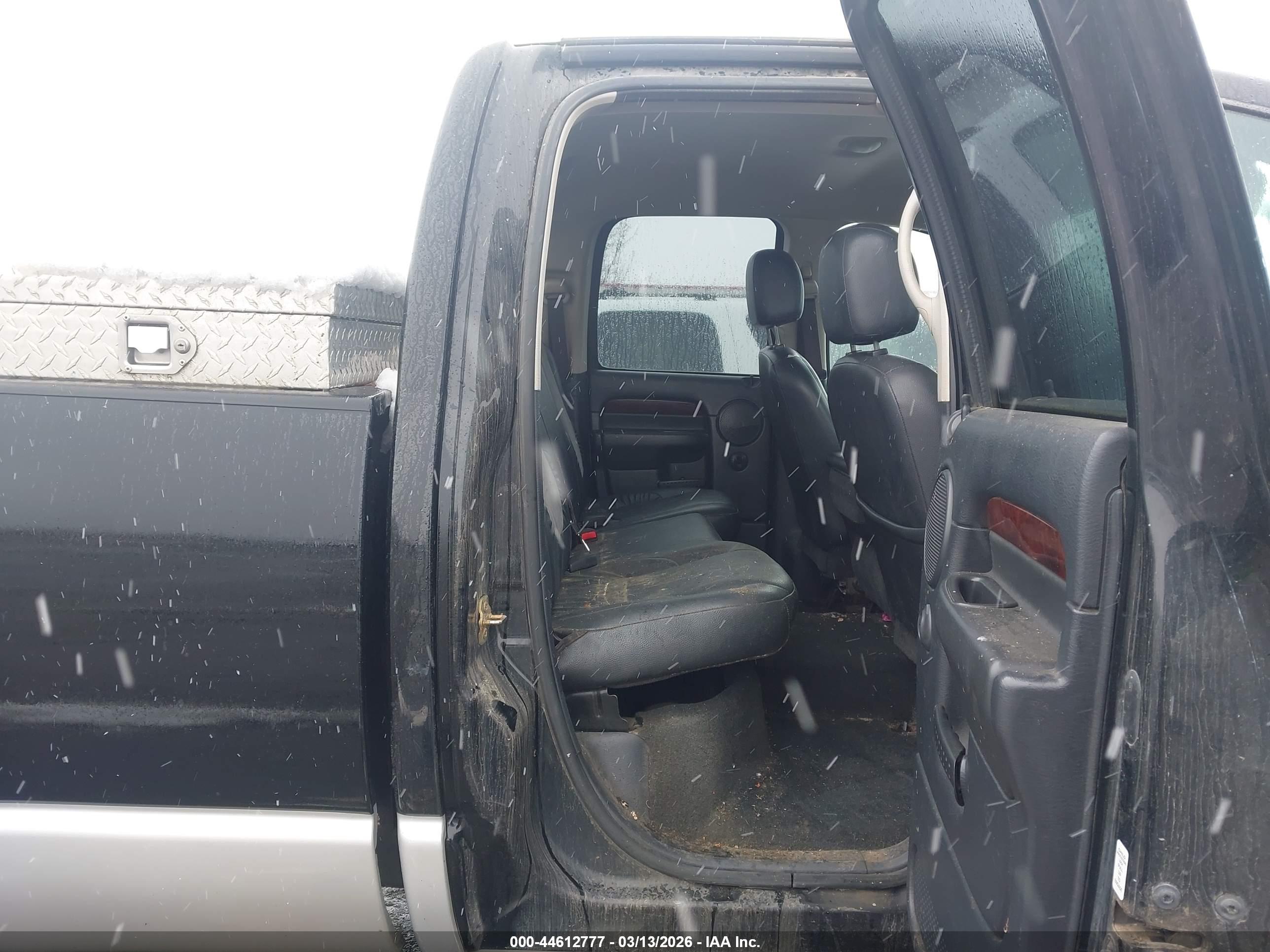 DODGE RAM image 8