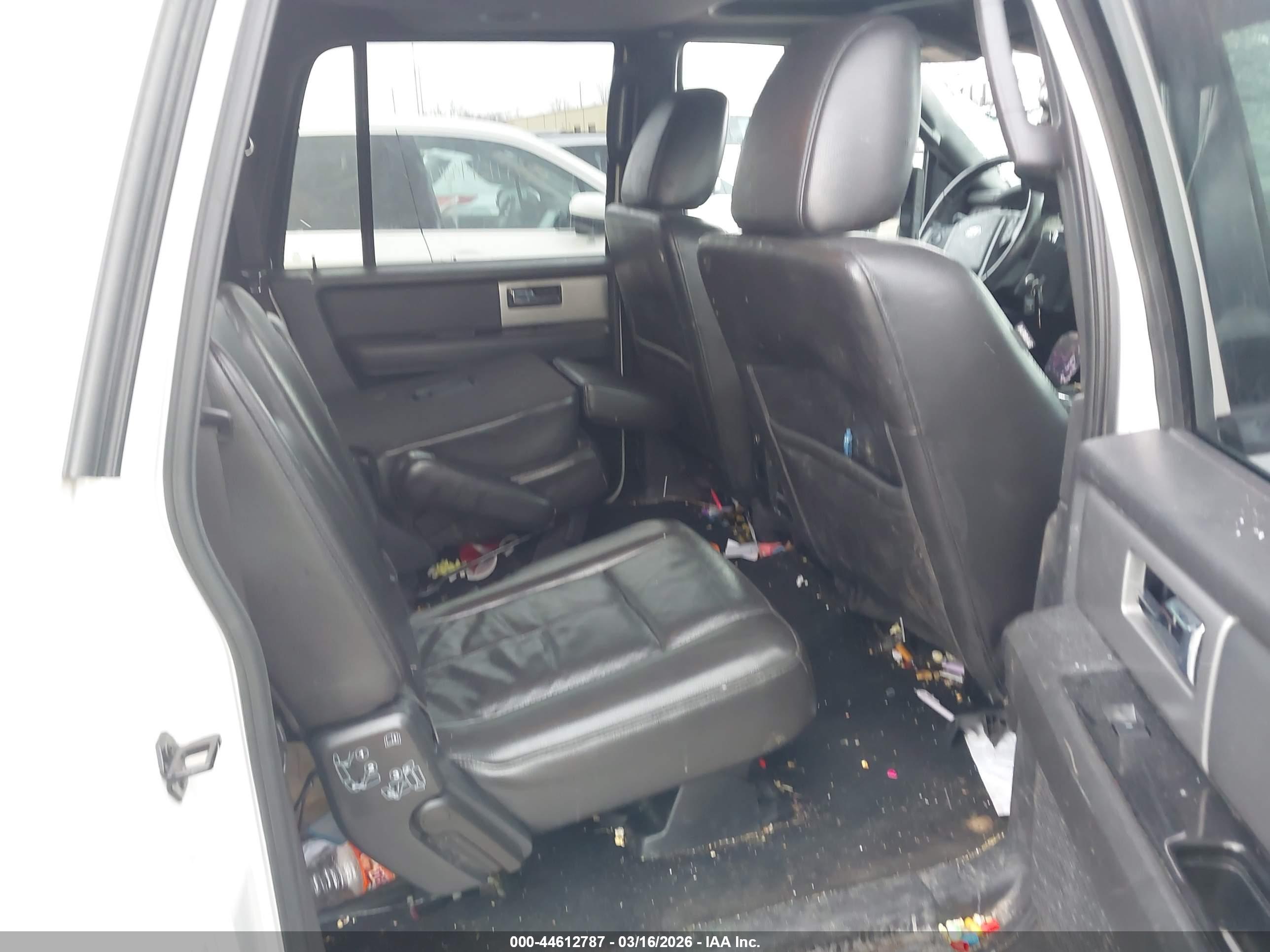 FORD EXPEDITION image 8