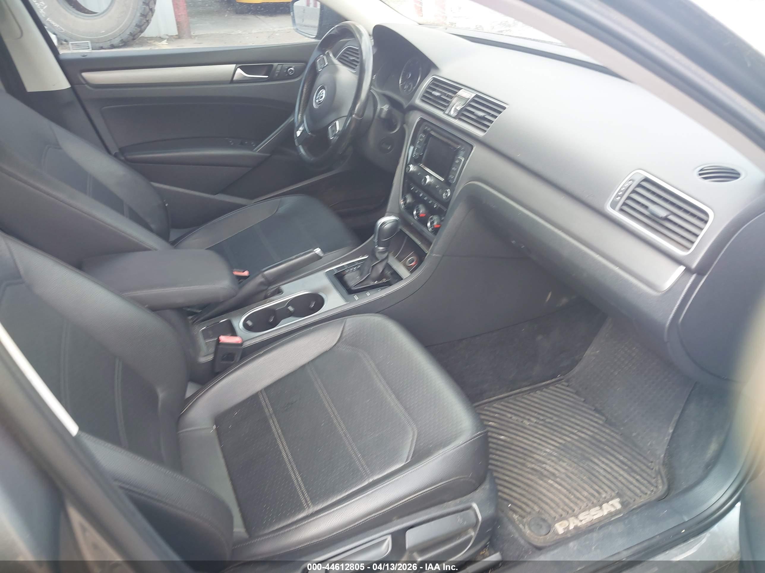 VOLKSWAGEN PASSAT image 5