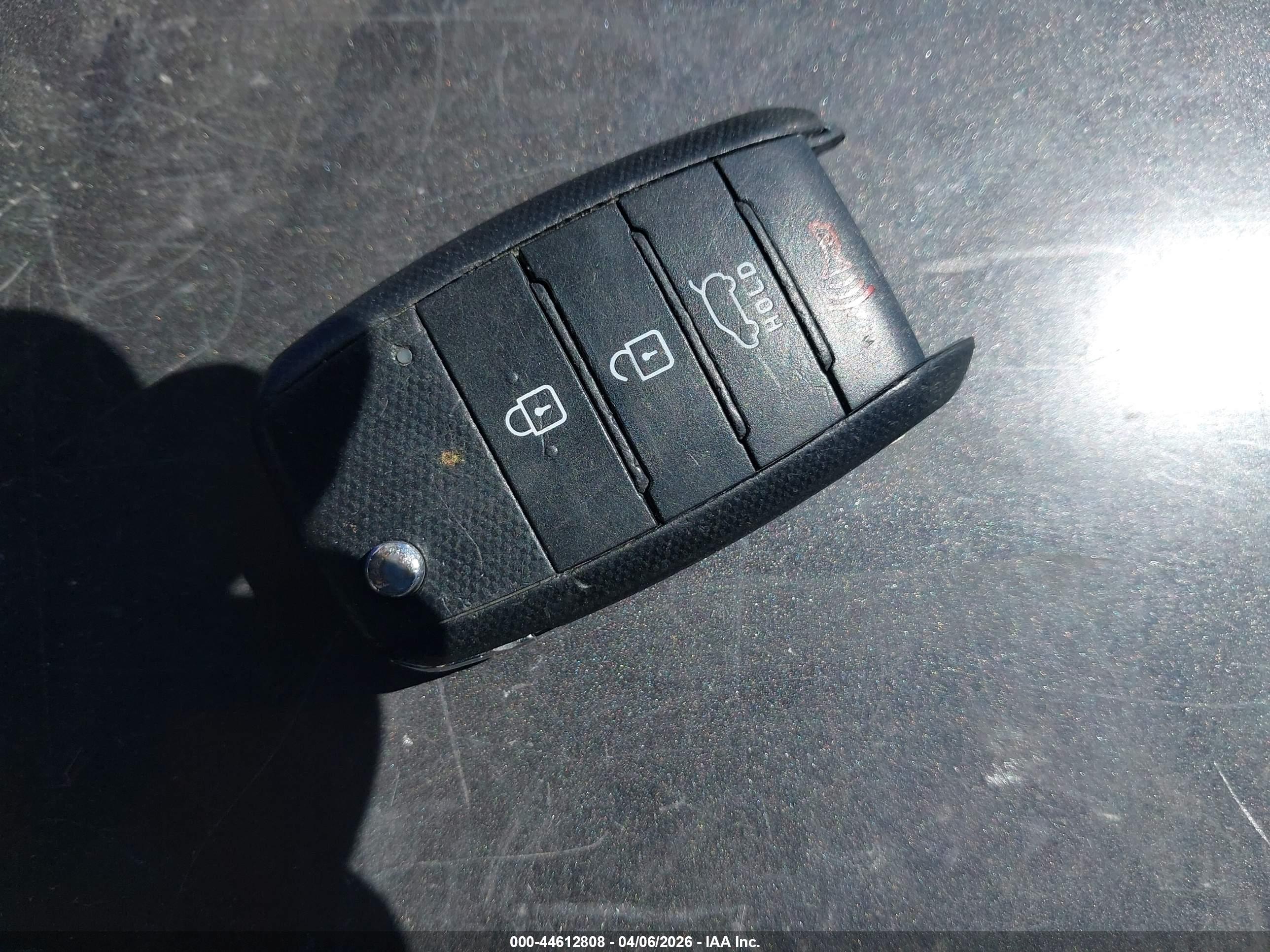 KIA SORENTO image 11