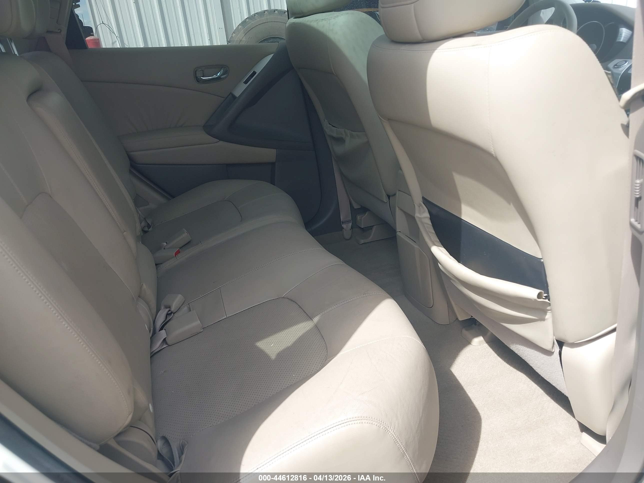 NISSAN MURANO image 8