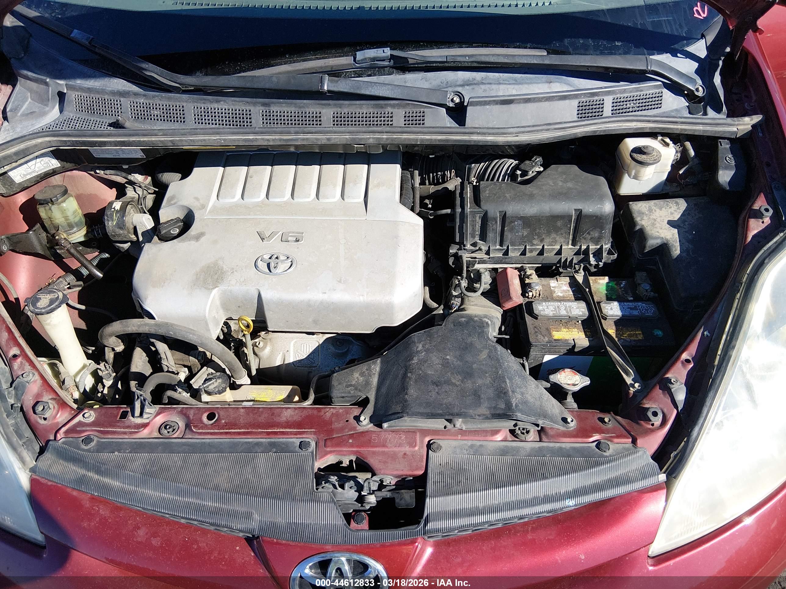 TOYOTA SIENNA image 10