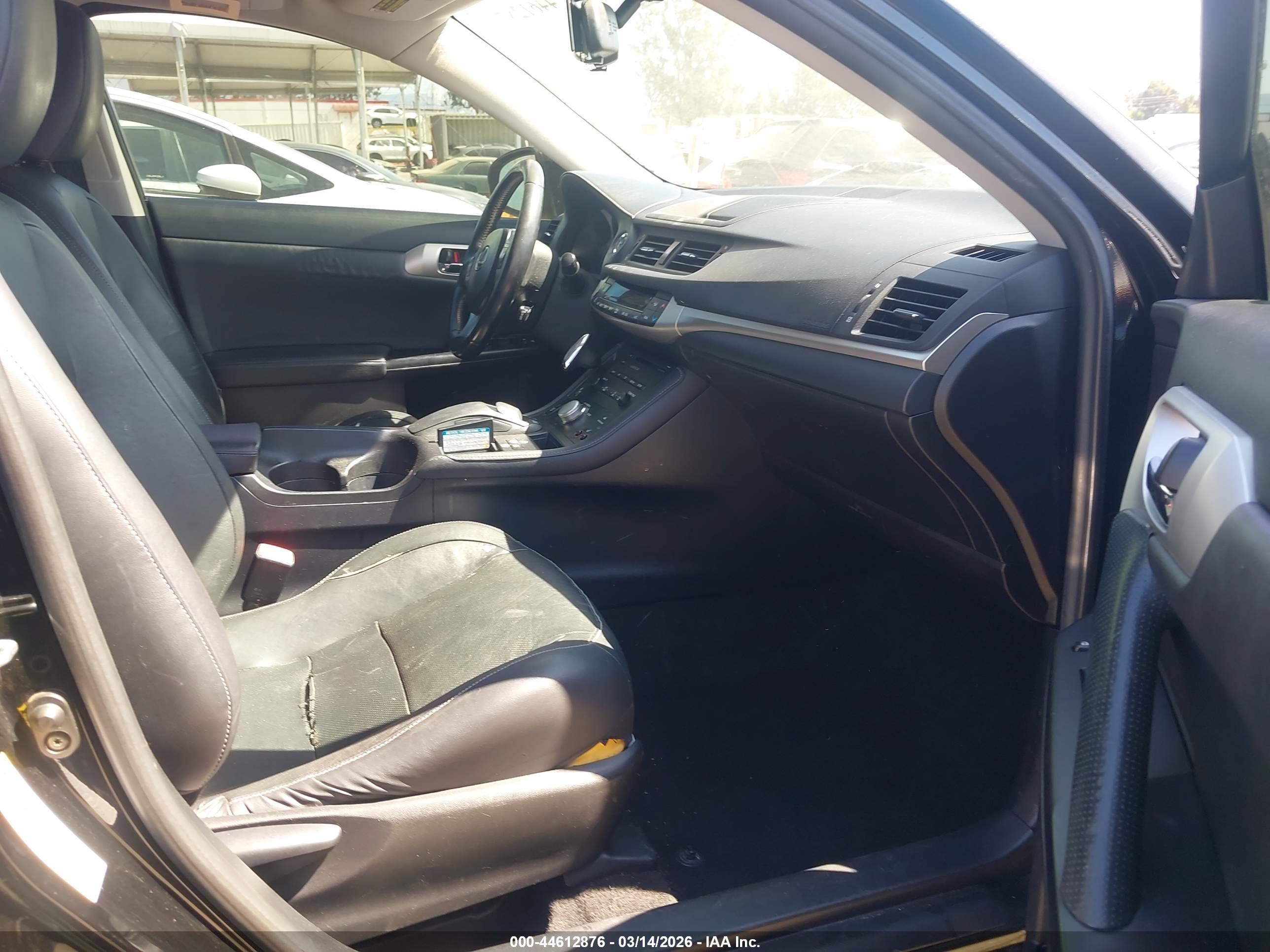 LEXUS CT image 5