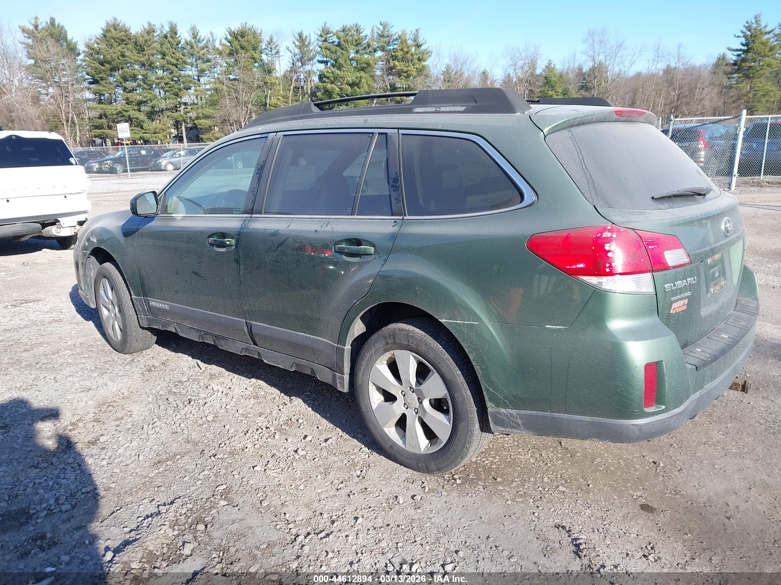 SUBARU OUTBACK image 3