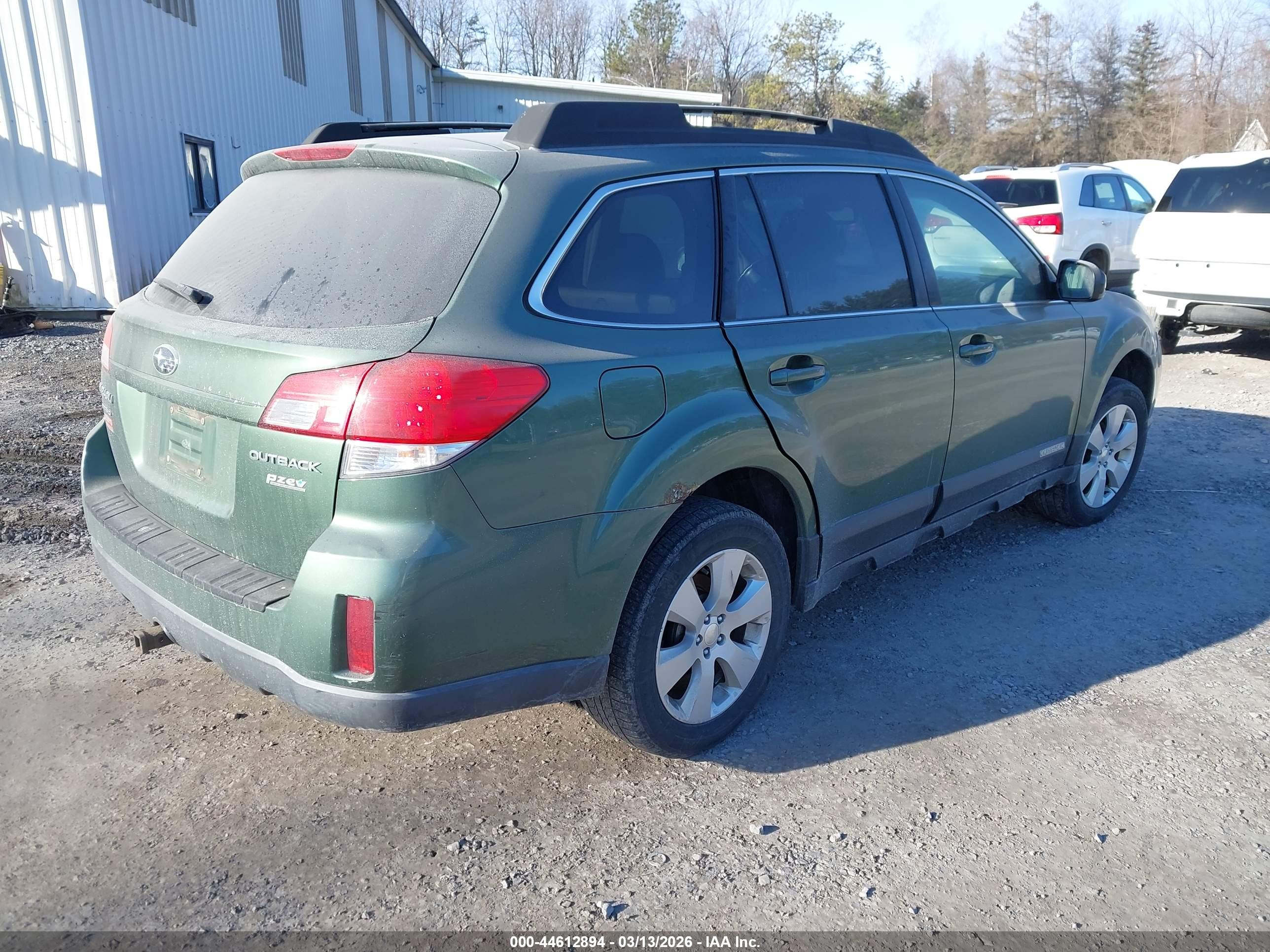 SUBARU OUTBACK image 4