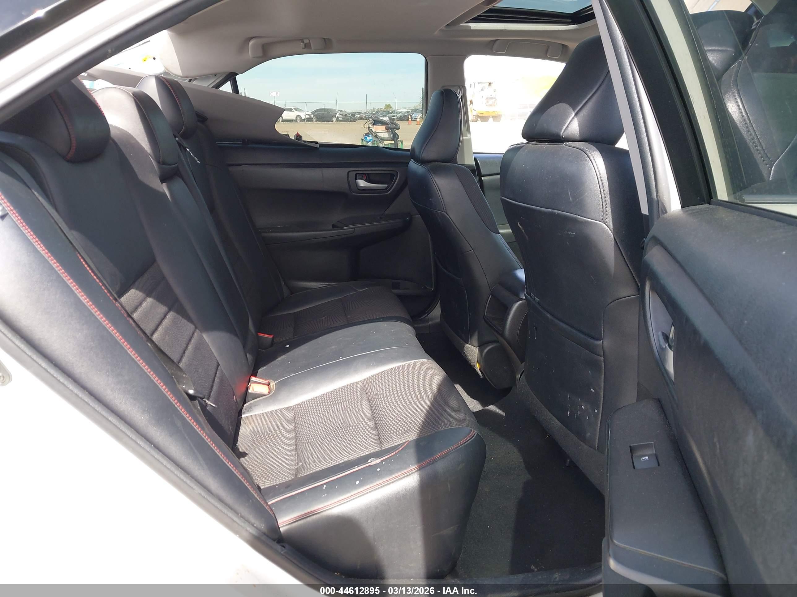 TOYOTA CAMRY image 8