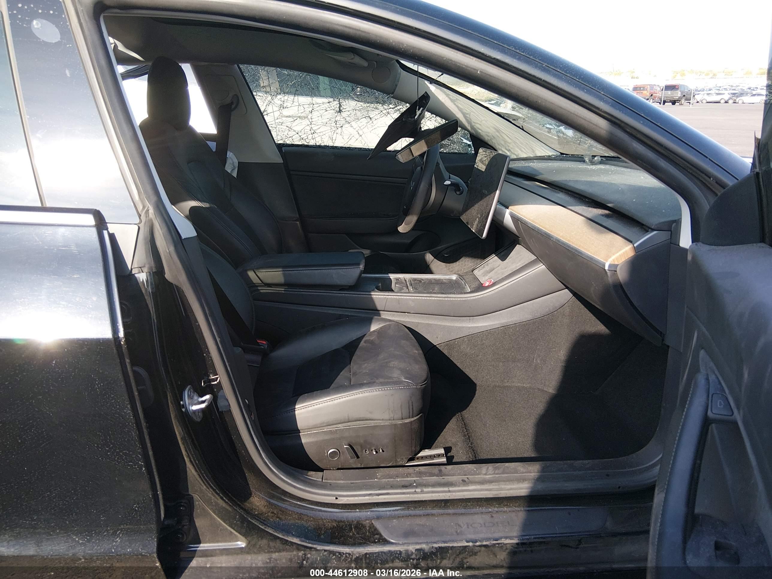 TESLA MODEL image 5