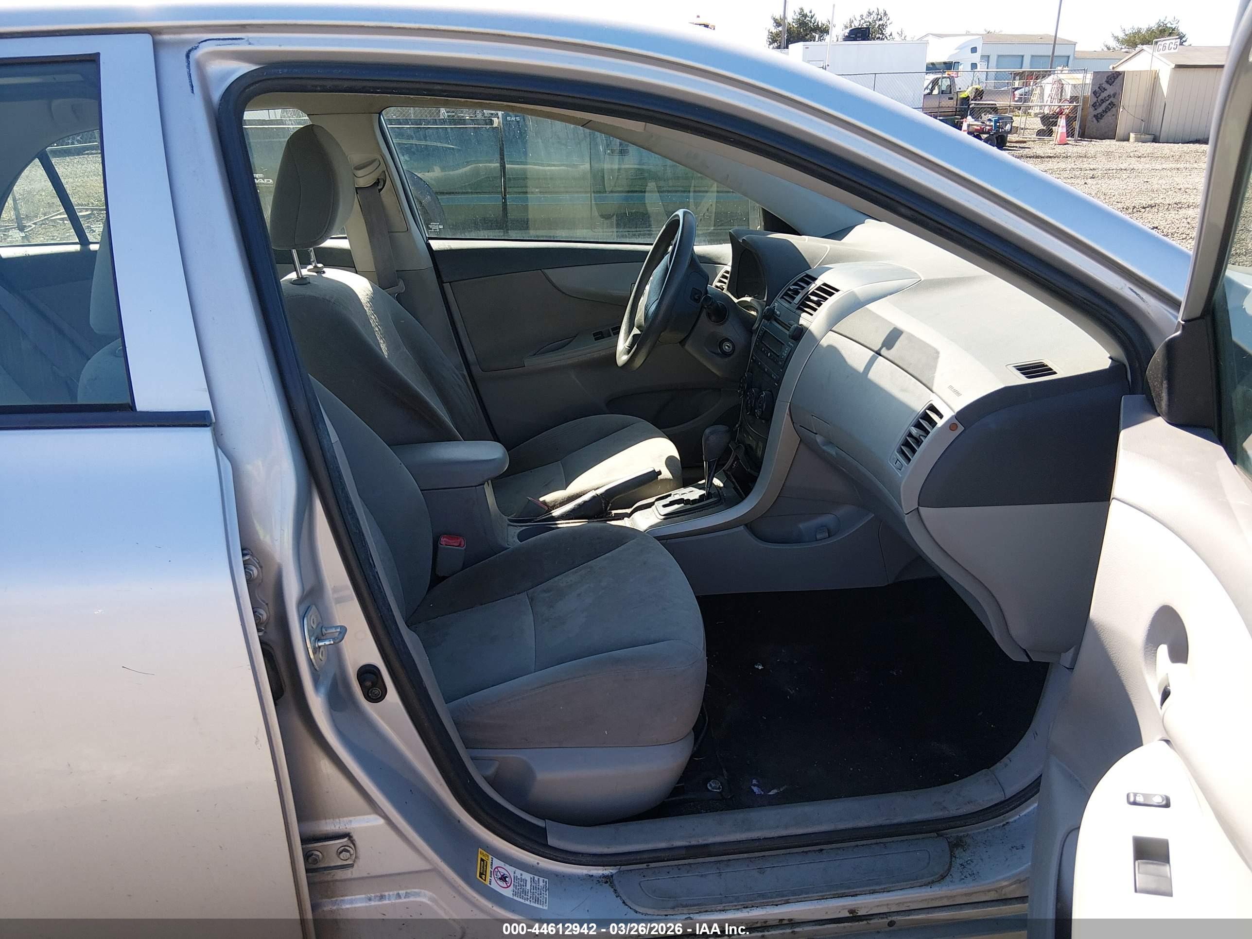 TOYOTA COROLLA image 5