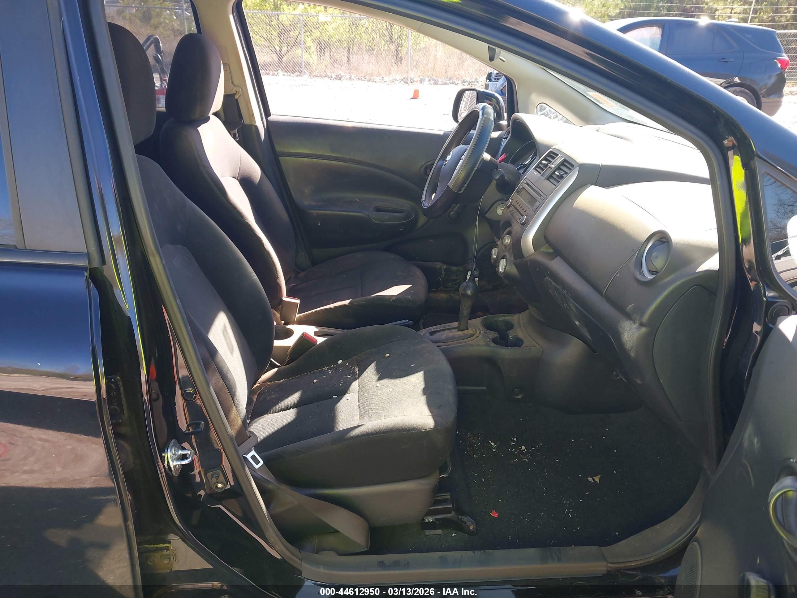 NISSAN VERSA image 5