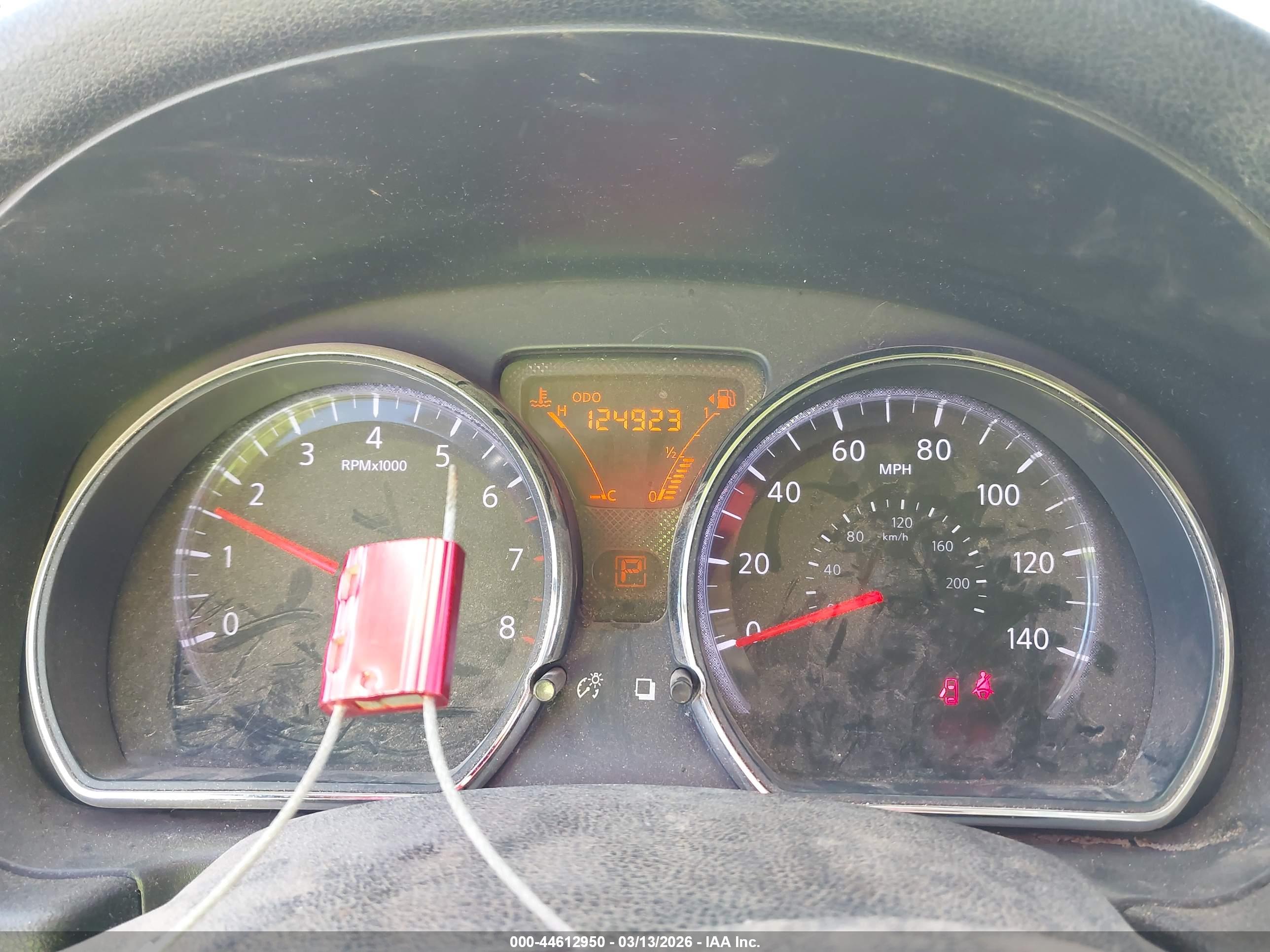 NISSAN VERSA image 7