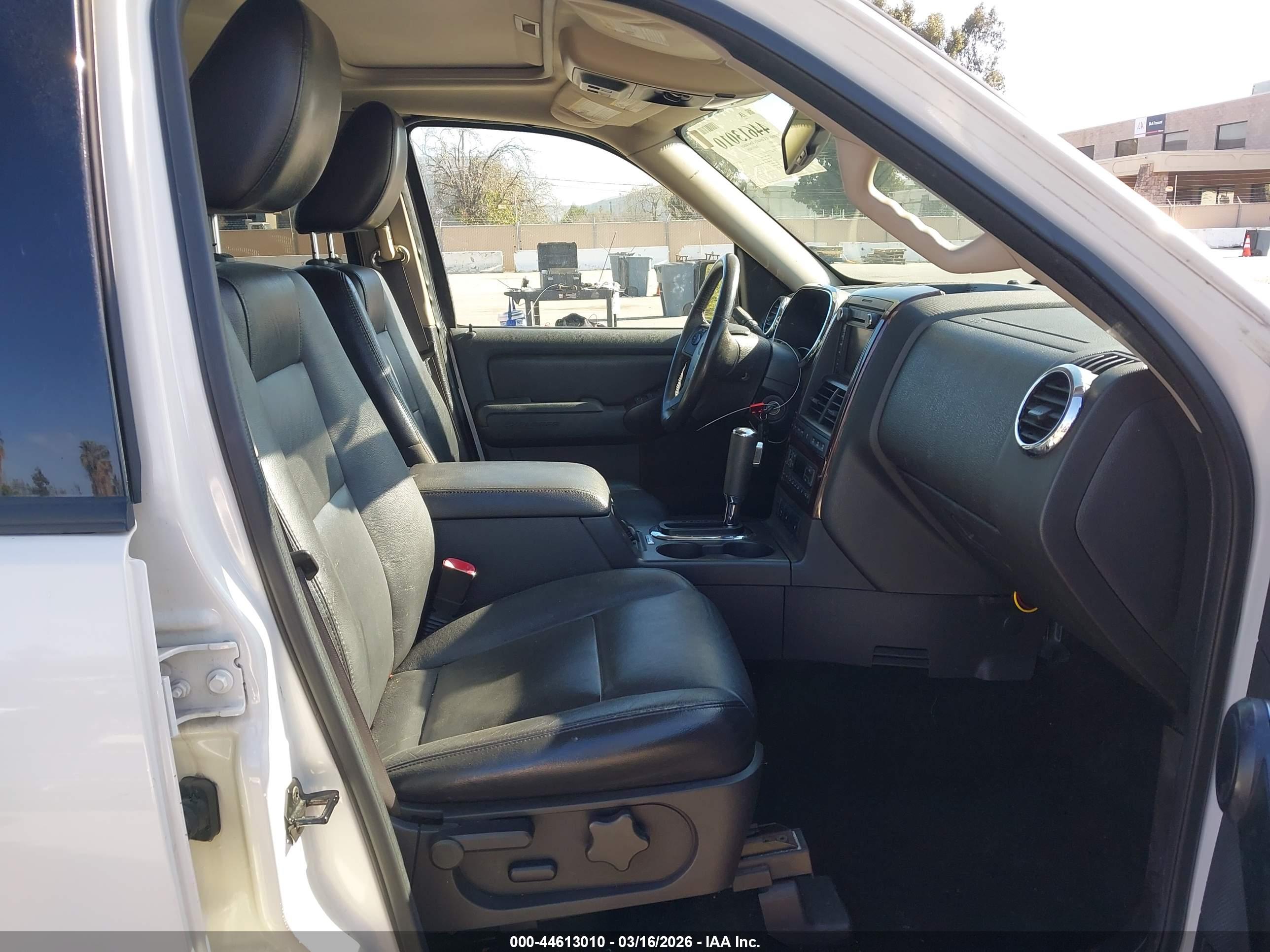 FORD EXPLORER image 5