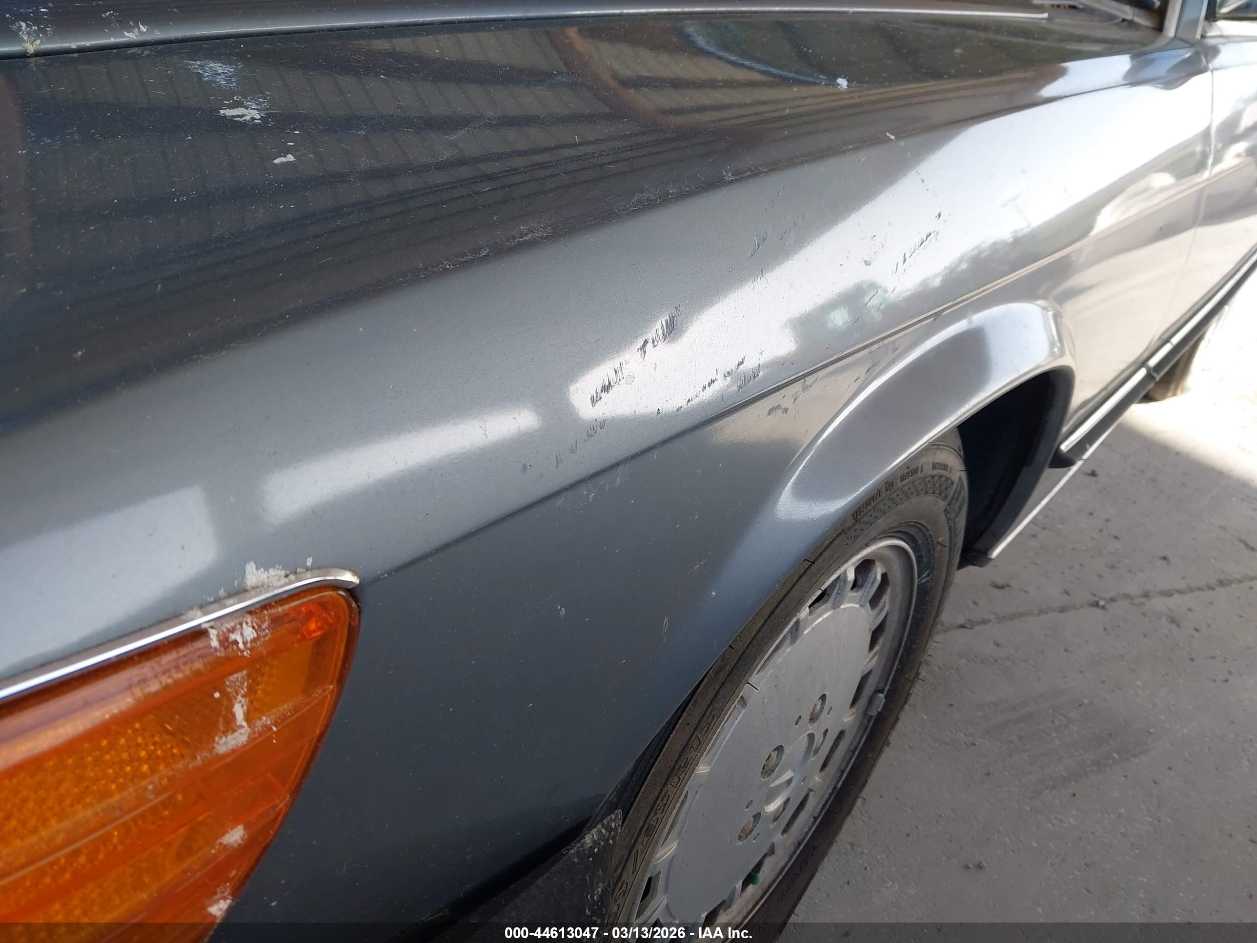 MERCEDES-BENZ 560 image 6