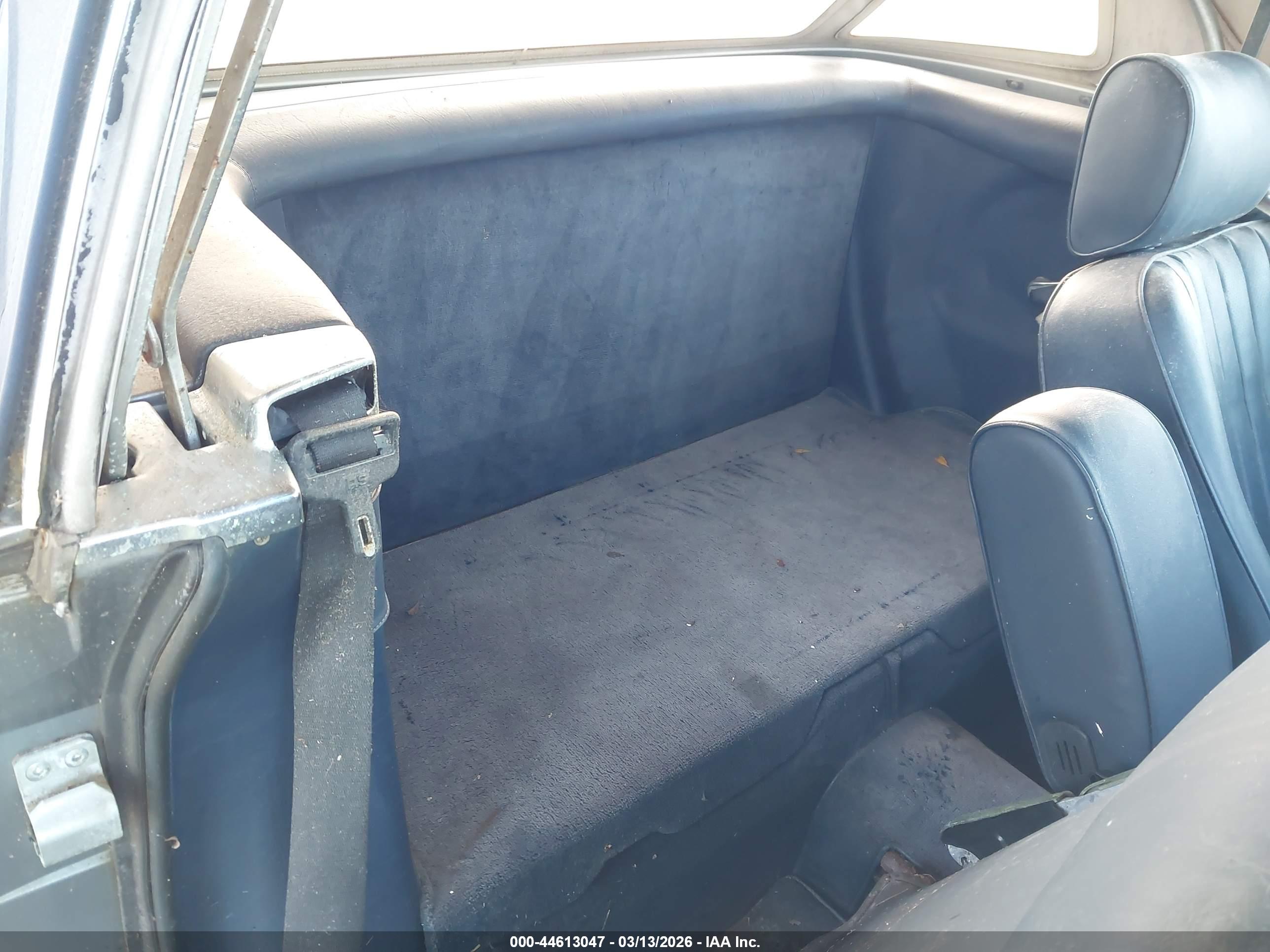 MERCEDES-BENZ 560 image 8