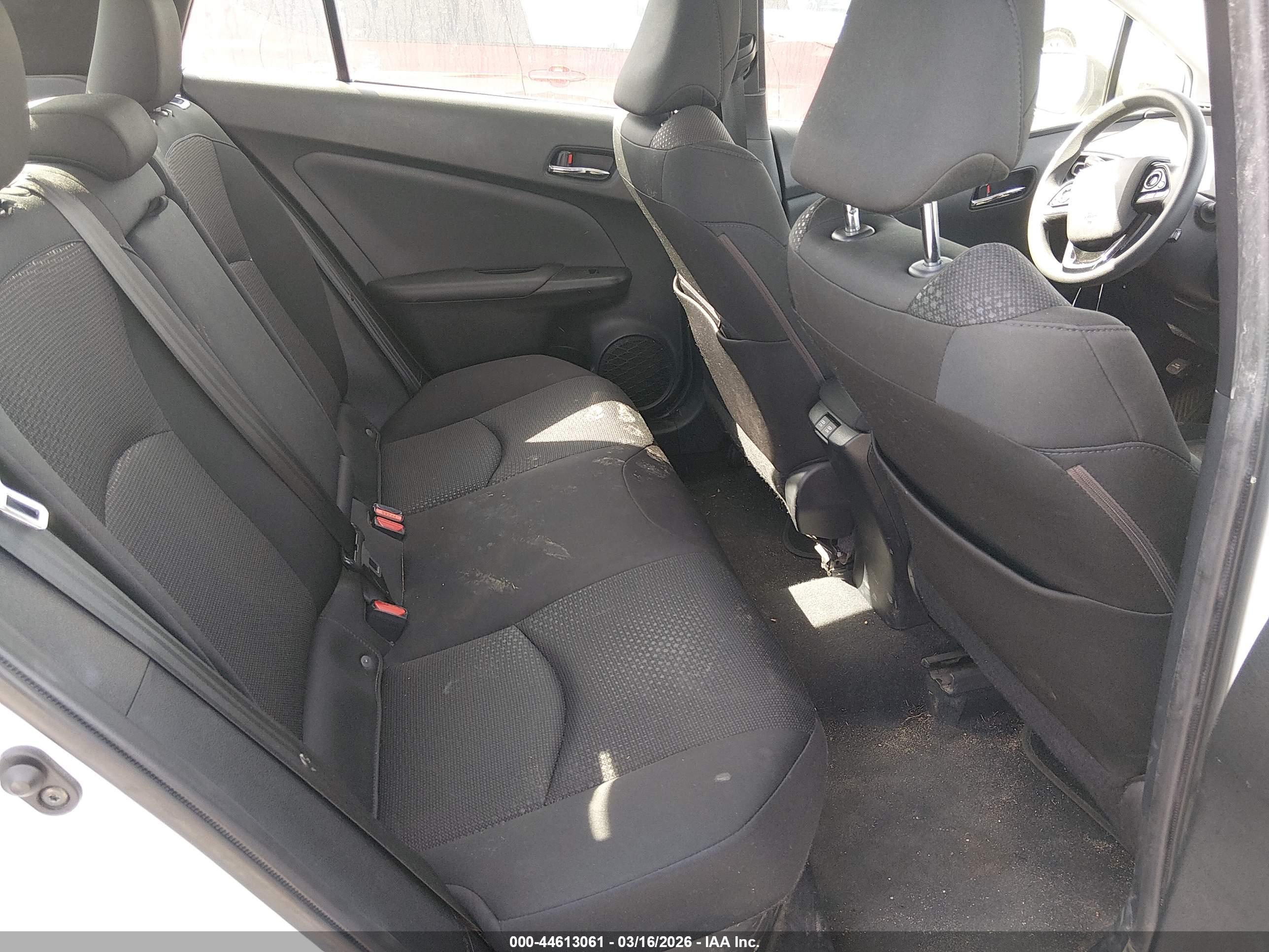 TOYOTA PRIUS image 8