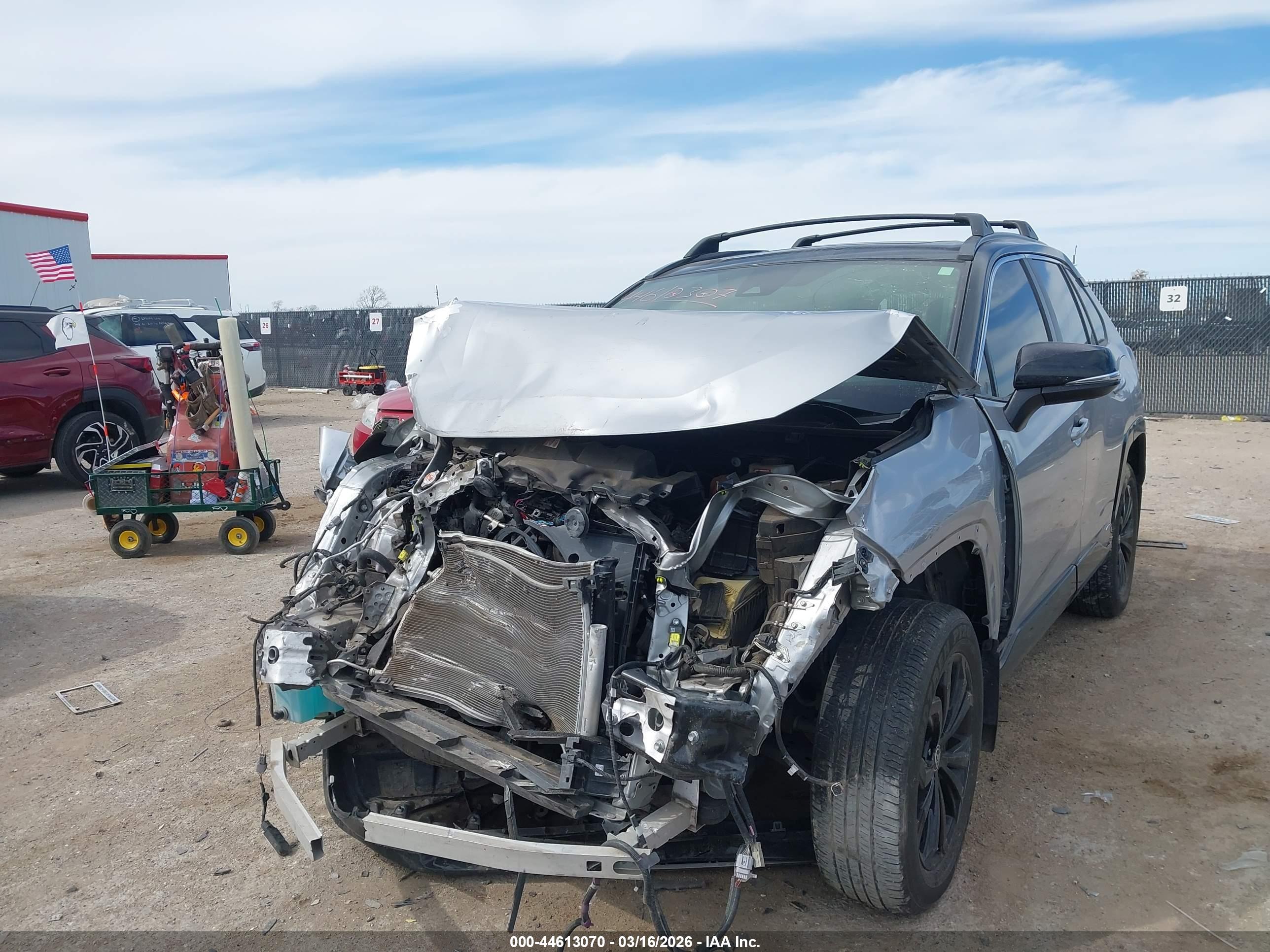 TOYOTA RAV4 image 2