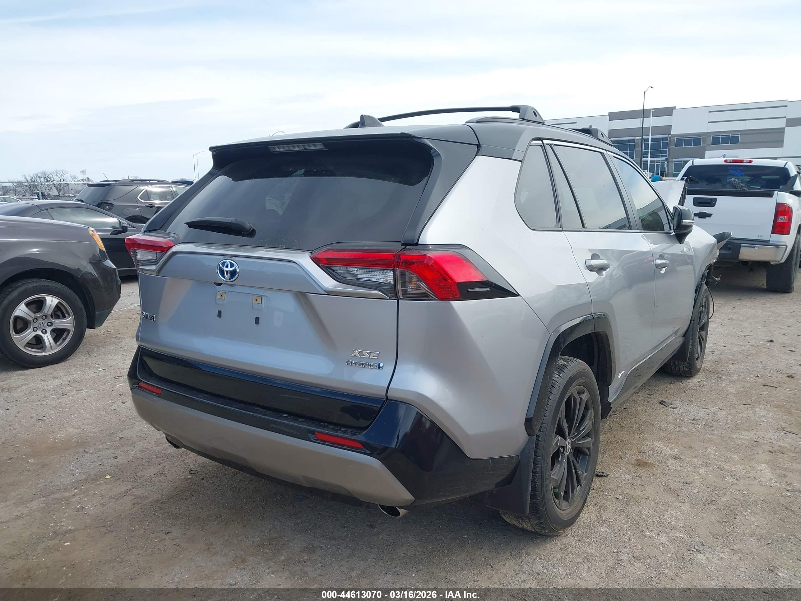 TOYOTA RAV4 image 4