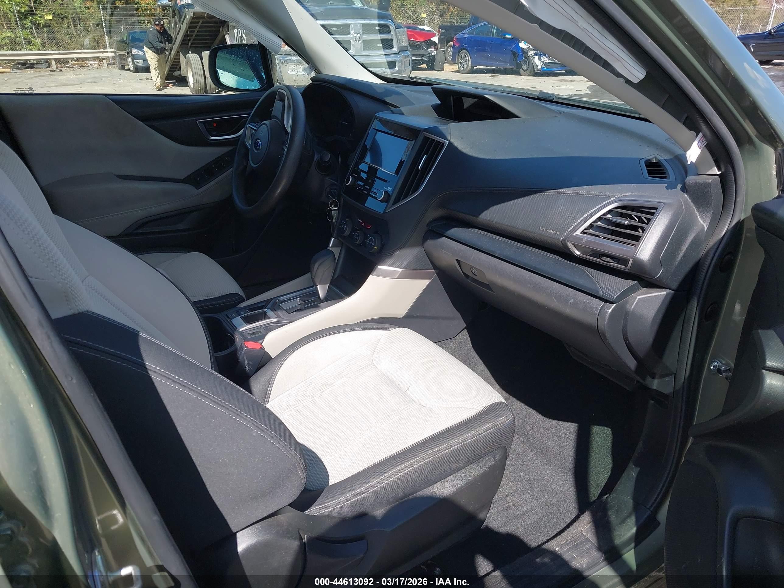 SUBARU FORESTER image 5