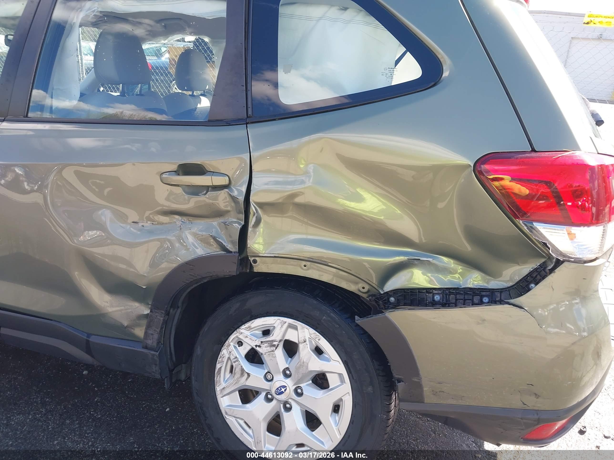 SUBARU FORESTER image 6