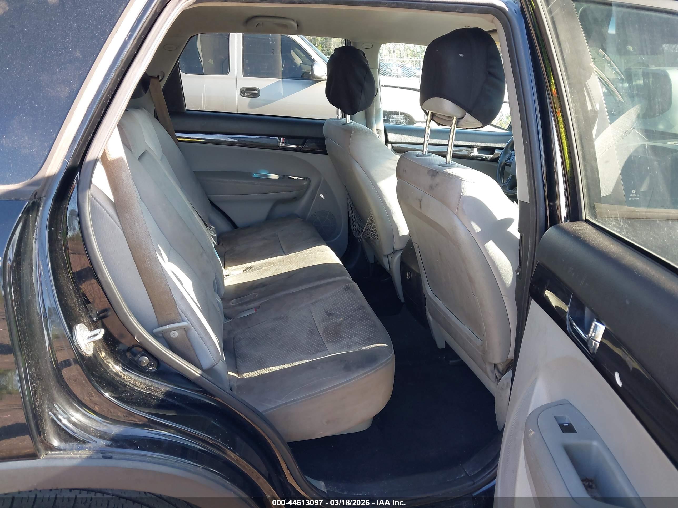 KIA SORENTO image 8